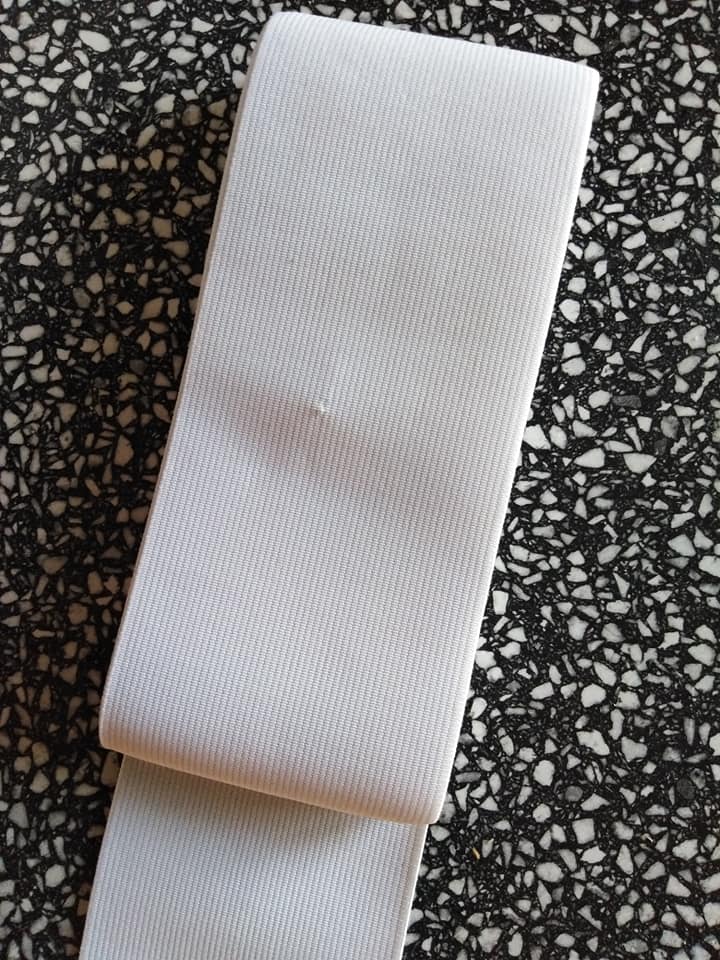 Pruženka plochá 70 mm bílá