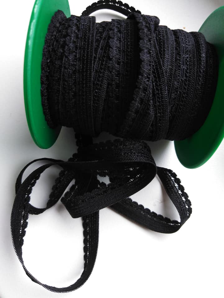 Pruženka prádlová 9 mm černá