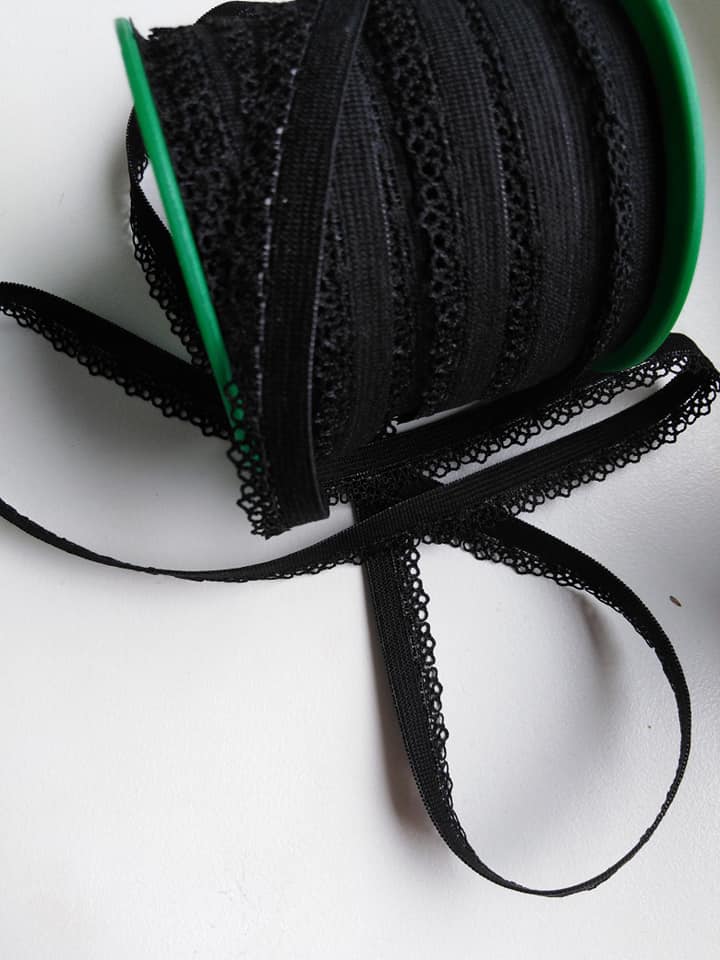 Pruženka prádlová 11 mm černá