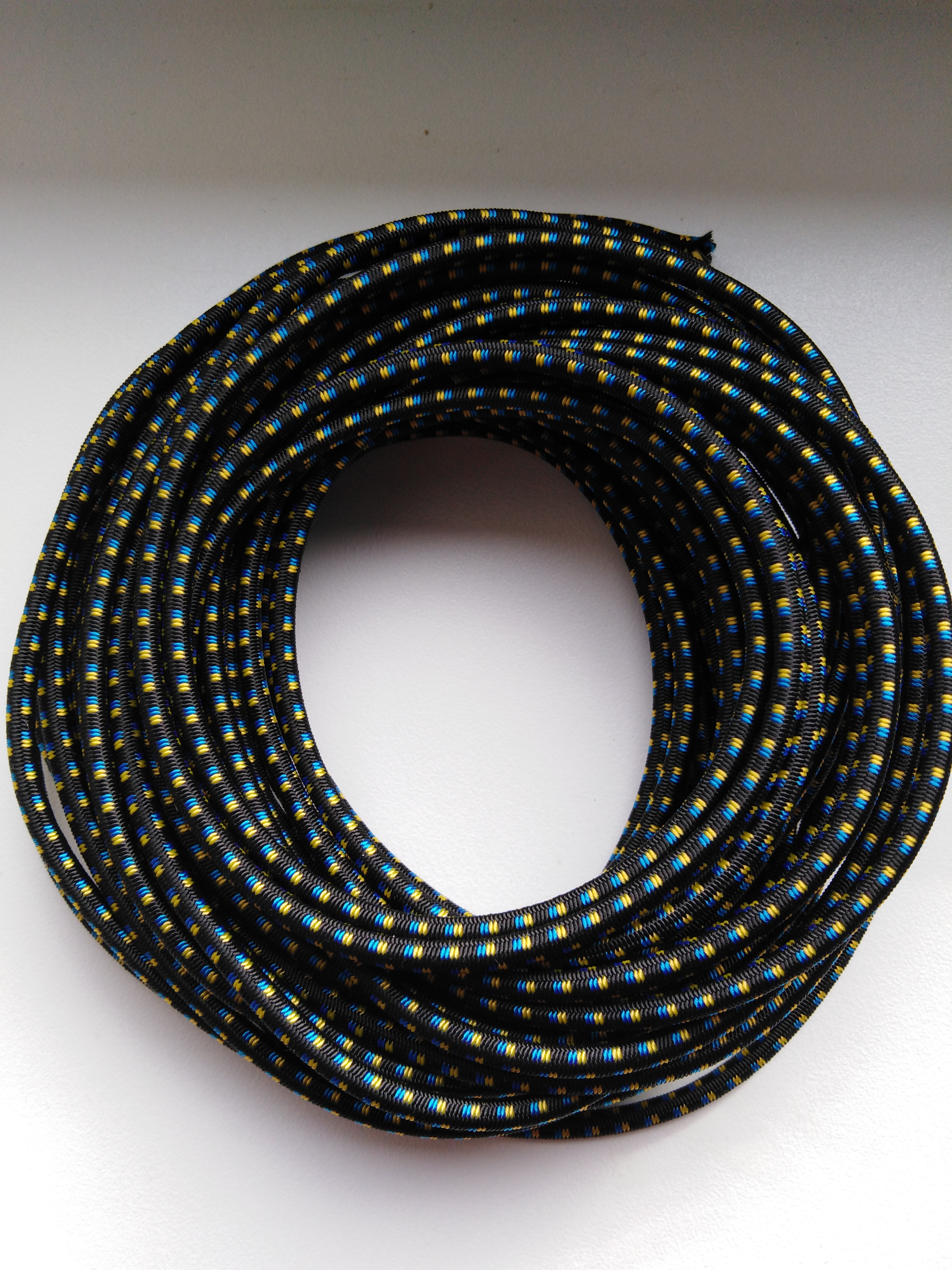 Pruženka okrouhlá 4 mm pestrá