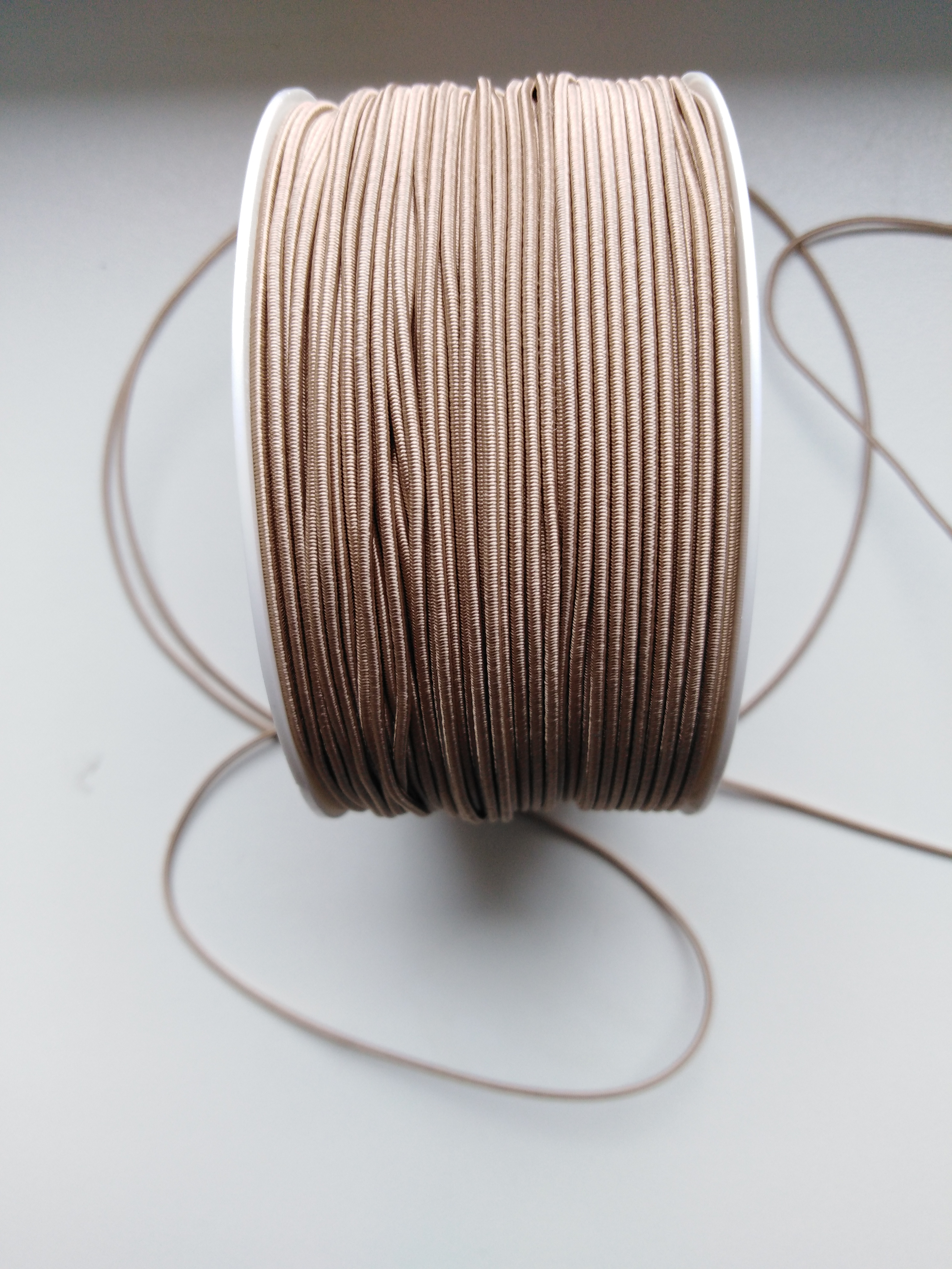 Klobouková guma 1,2 mm béžová