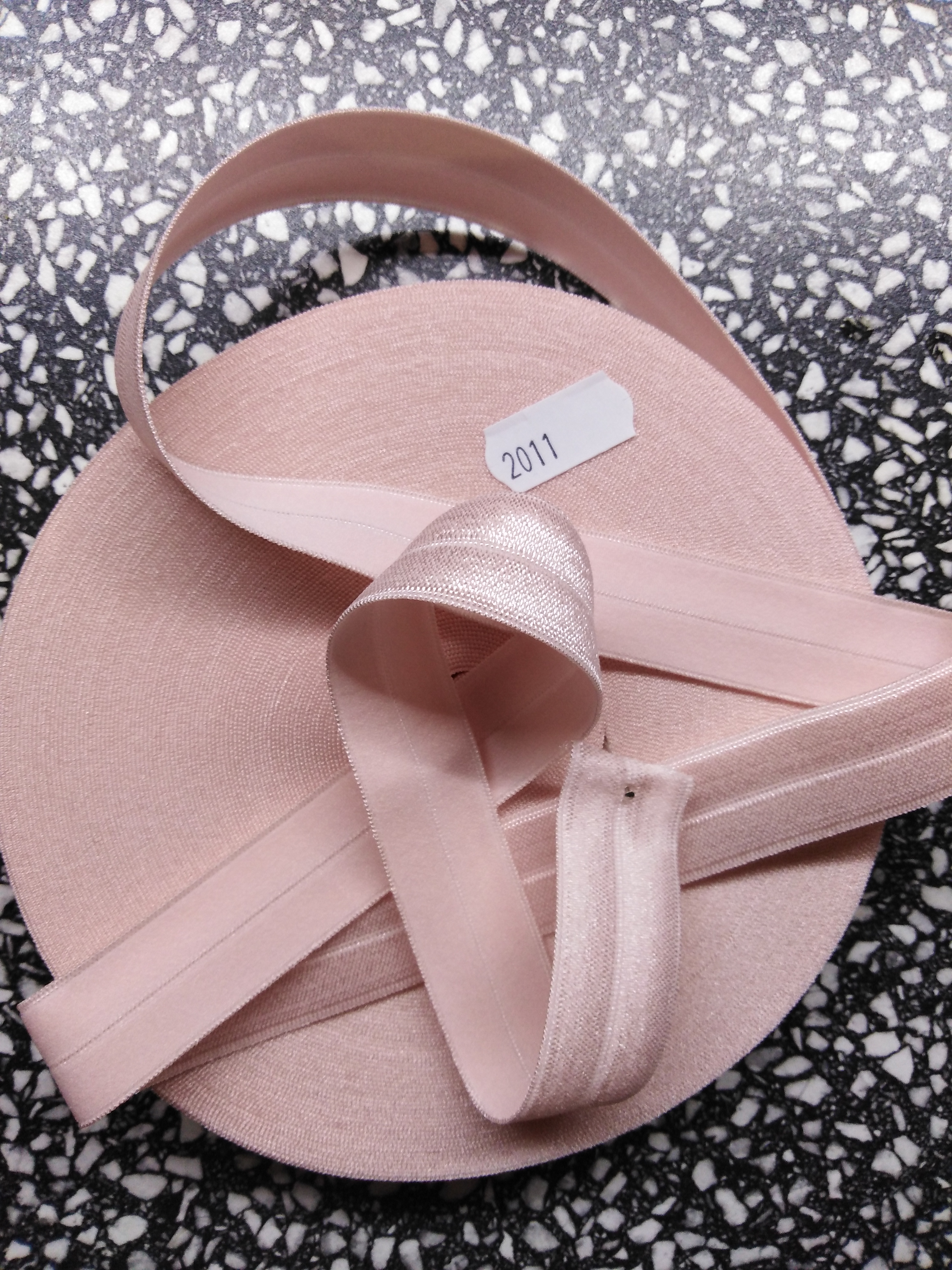 Pruženka lemovací půlená 19 mm tělová