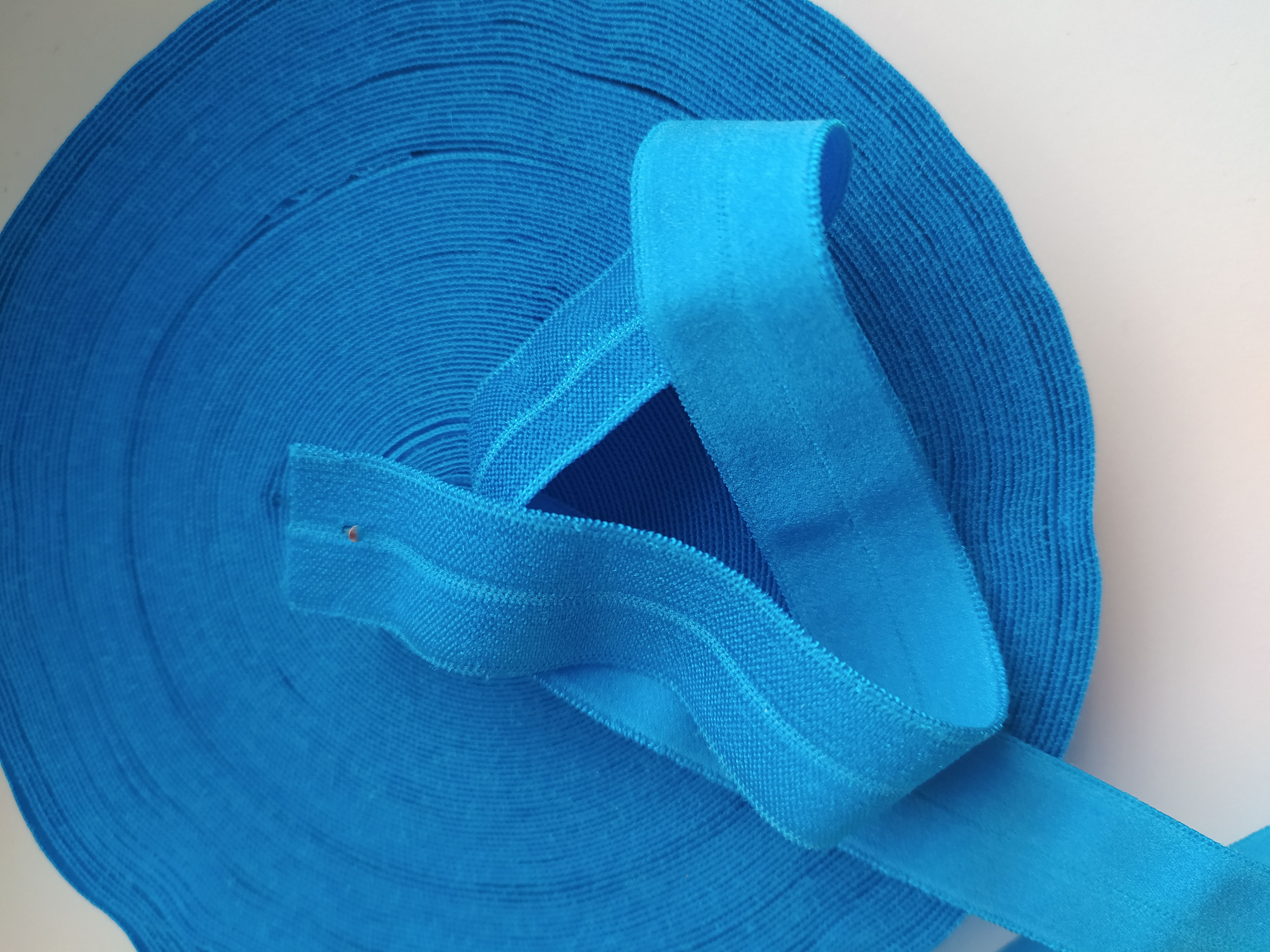 Pruženka lemovací půlená 19 mm tmavě modrý tyrkys