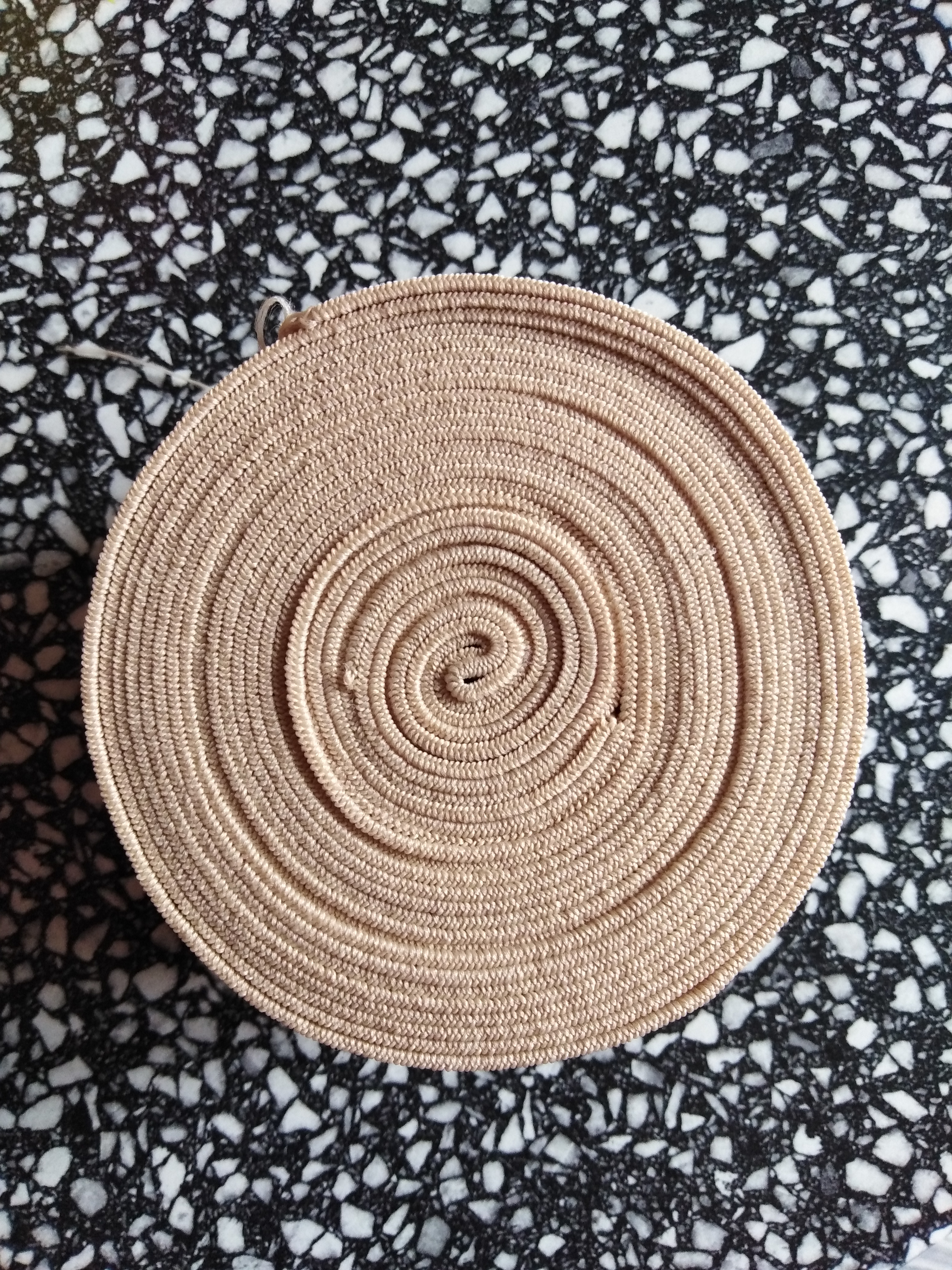 Pruženka plochá 50 mm béžová