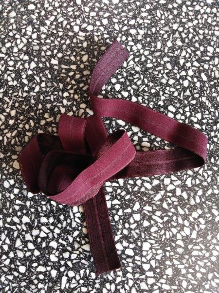 Pruženka lemovací půlená 19 mm vínová