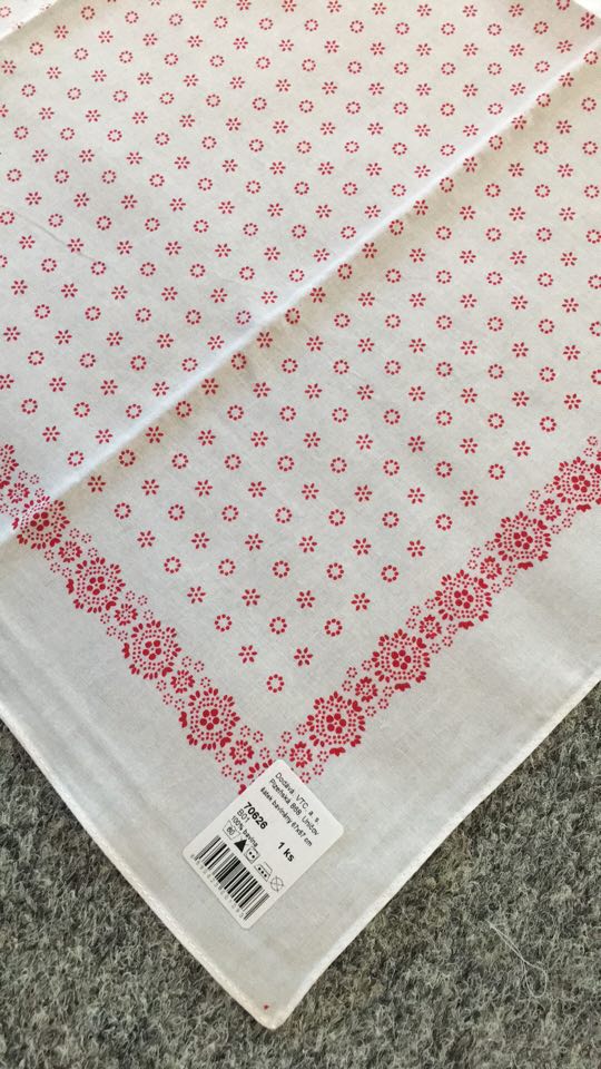 Bavlněný šátek 67 x 67 cm, kvítka bíločervená