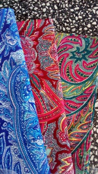 Bavlněný šátek 70 x 70 cm, typ kašmír potištěný červený