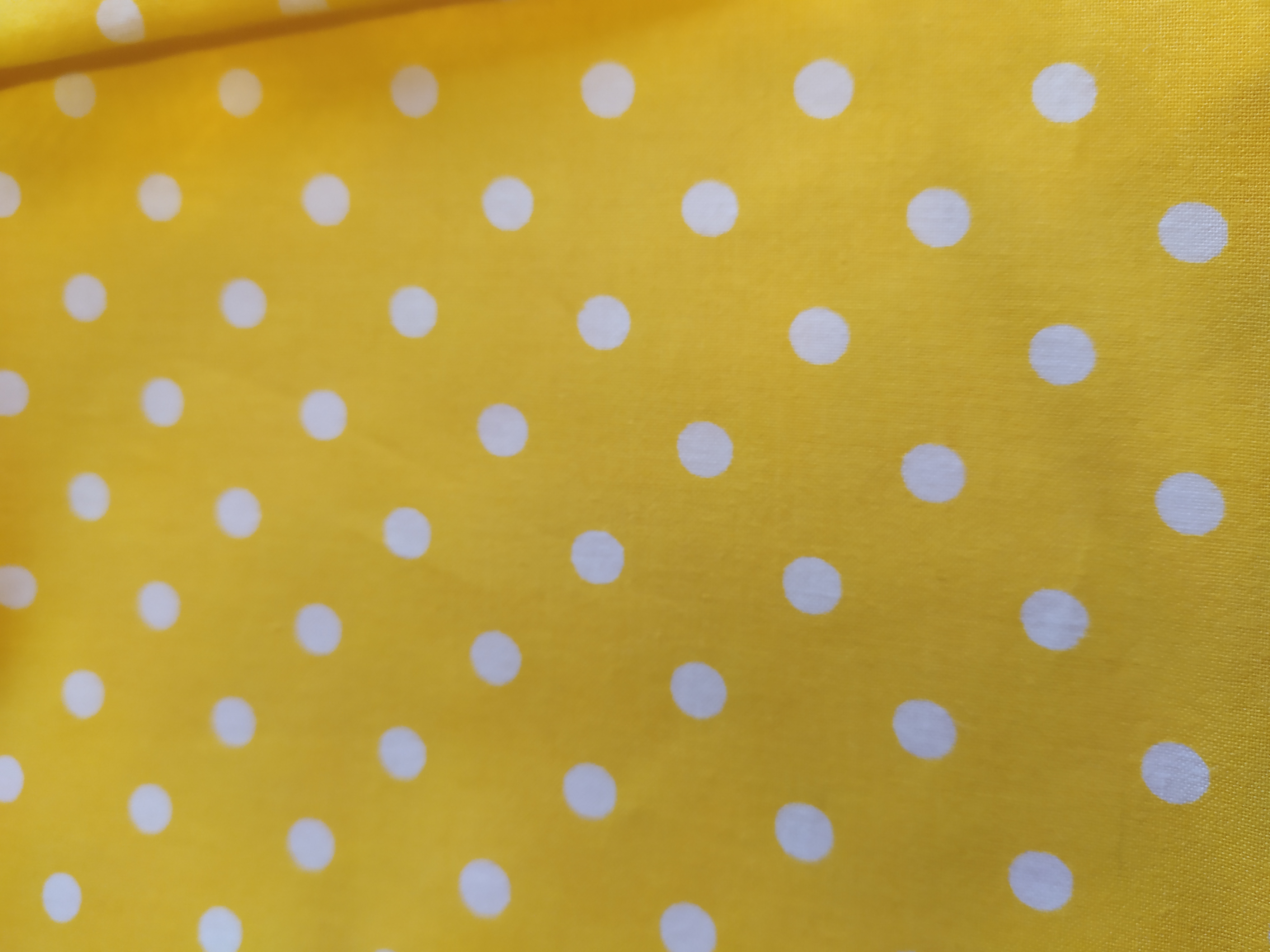 Bavlněný šátek 65 x 65 cm, žlutá + bílý puntík 5-7 mm