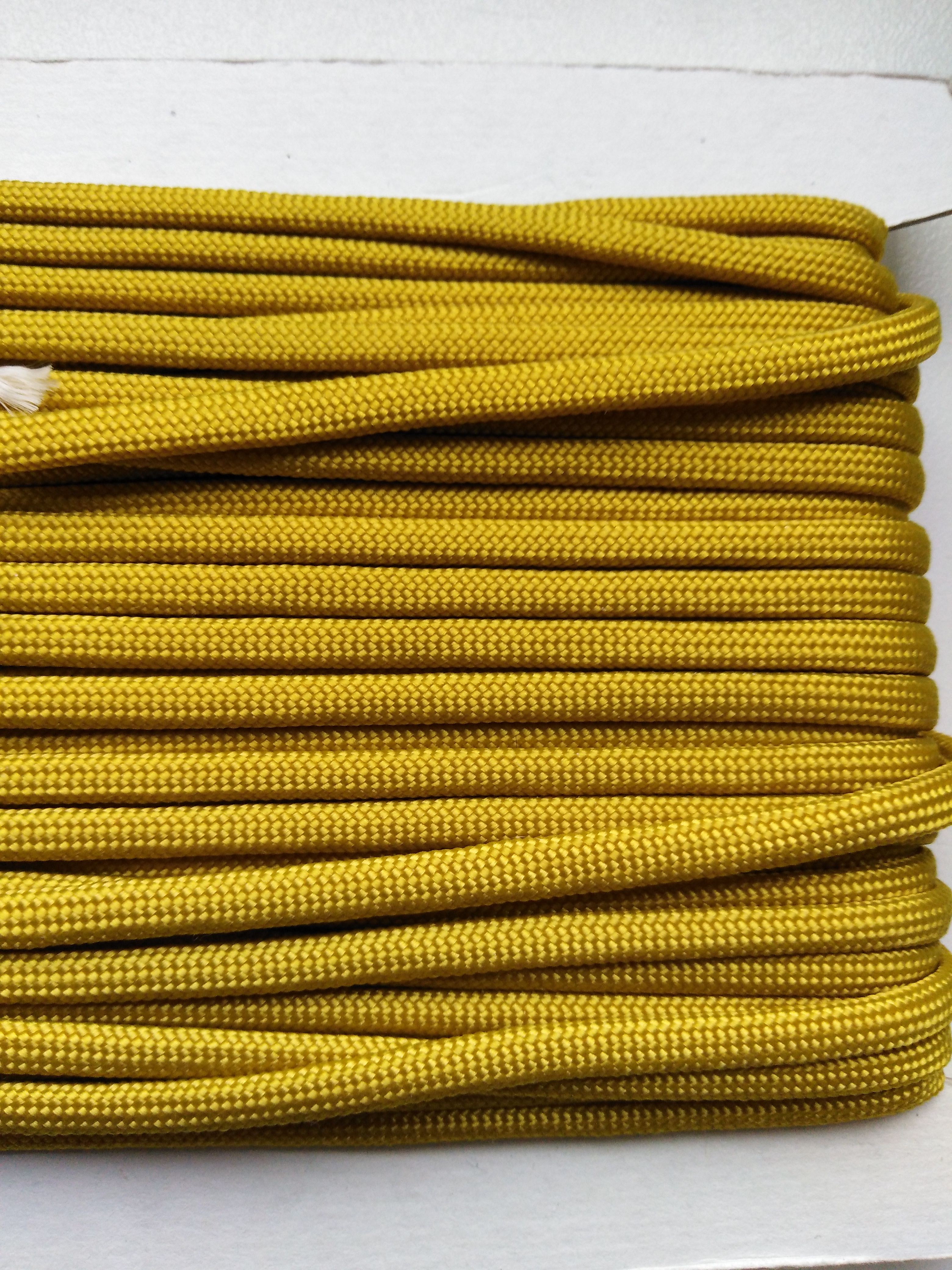 Šňůra Paracord 4-5 mm hořčicová