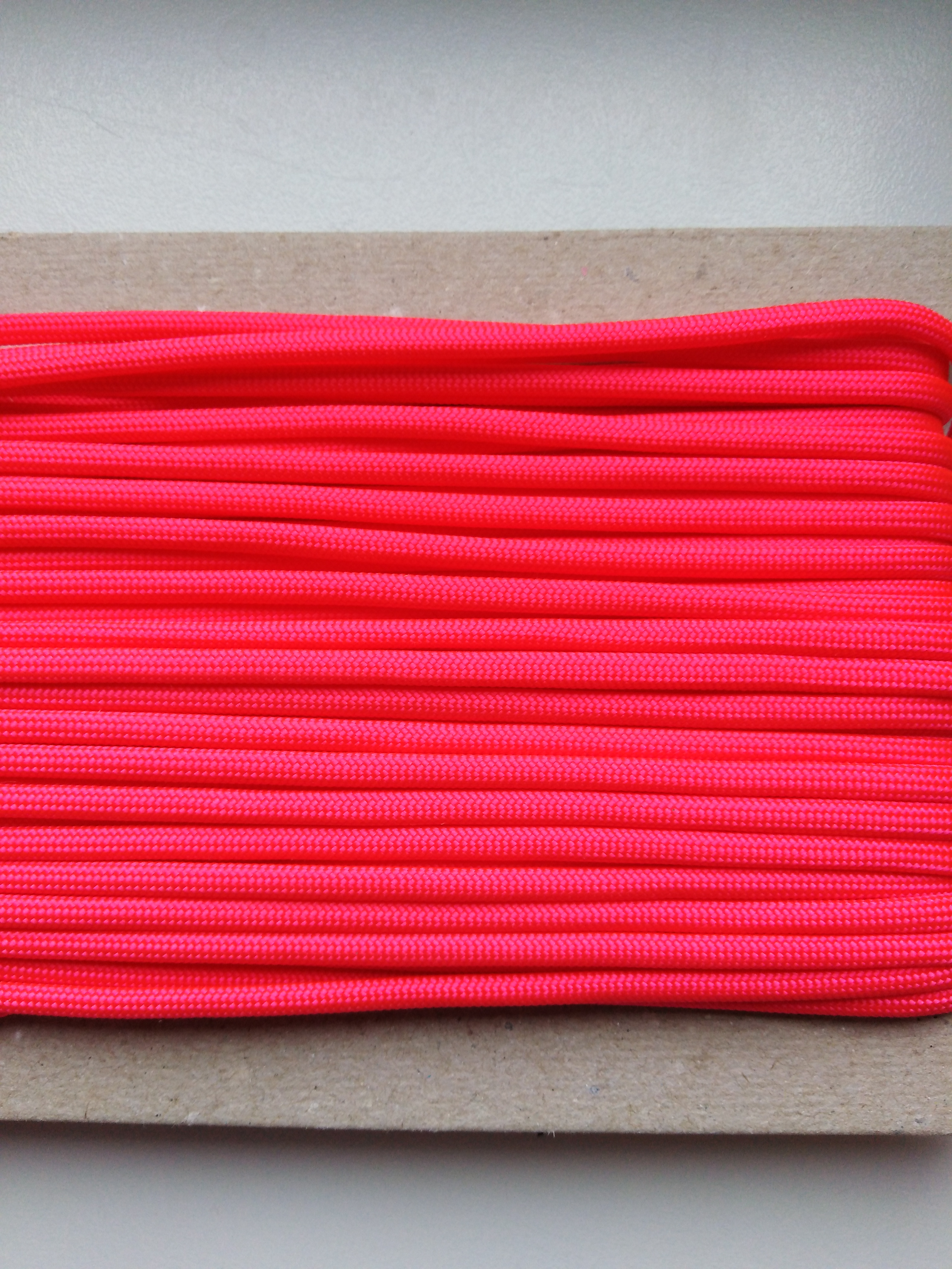 Šňůra Paracord 4-5 mm reflexní růžová