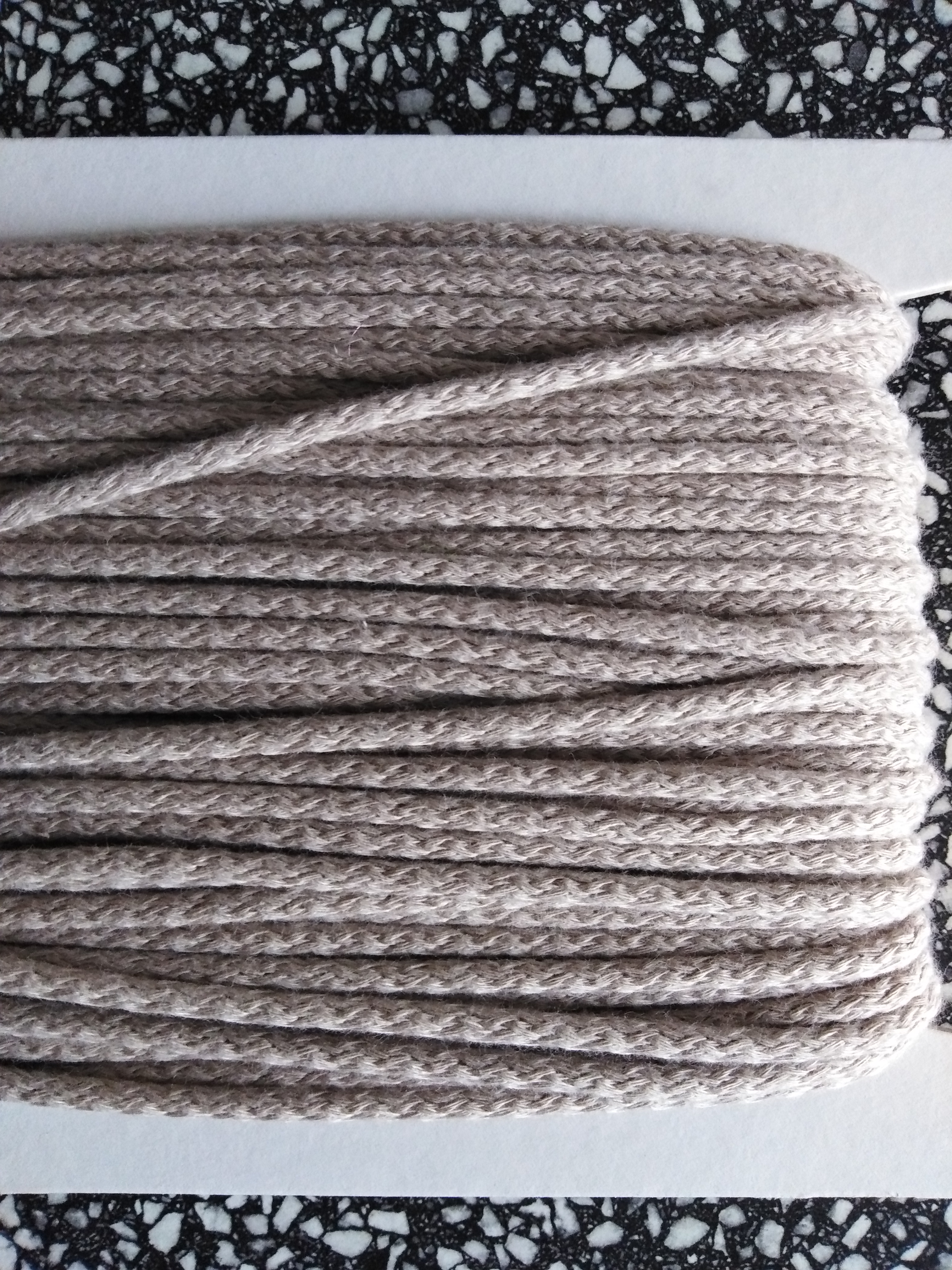 Šňůra oděvní bavlněná 4 mm béžová