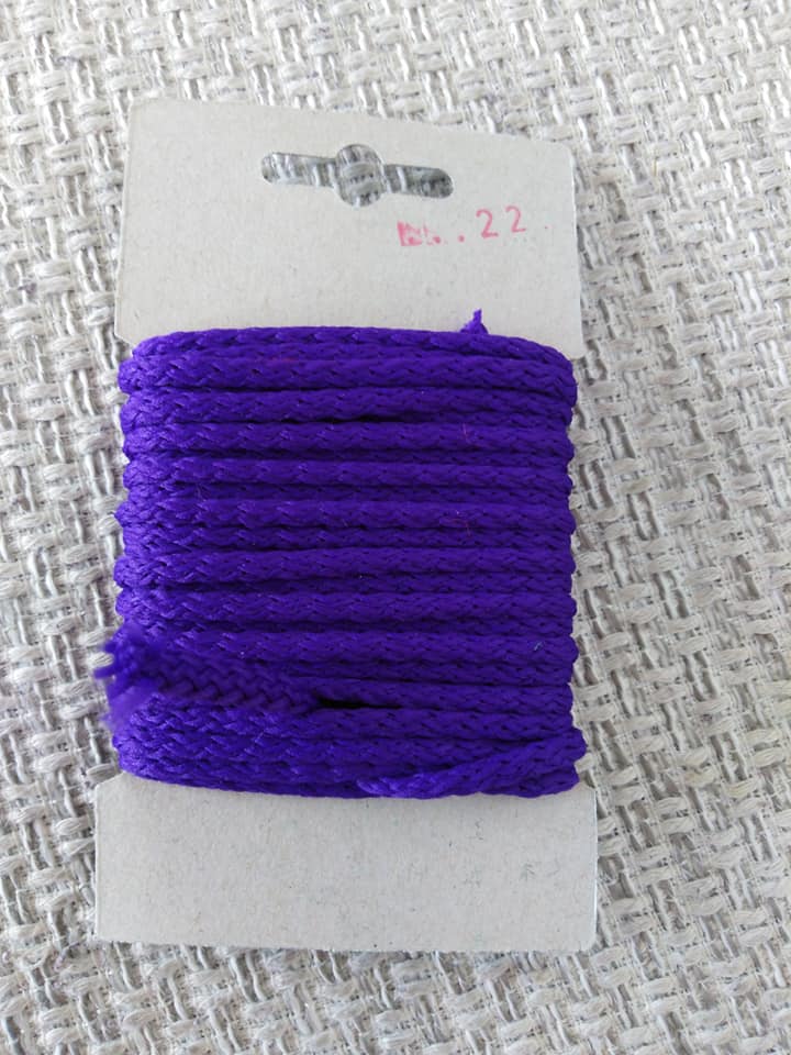 Šňůra oděvní polyesterová 4 mm karta 5 m modrofialová