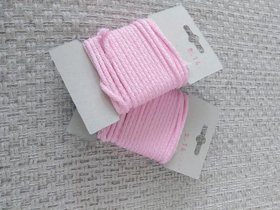 Šňůra oděvní polyesterová 4 mm karta 5 m dětská růžová