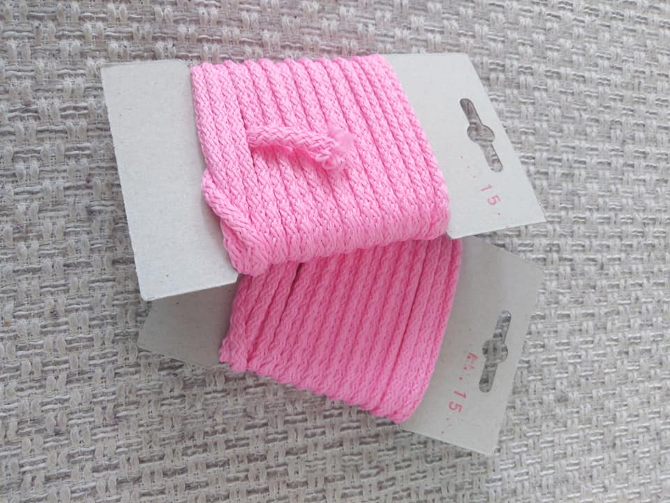 Šňůra oděvní polyesterová 4 mm karta 5 m orchidea