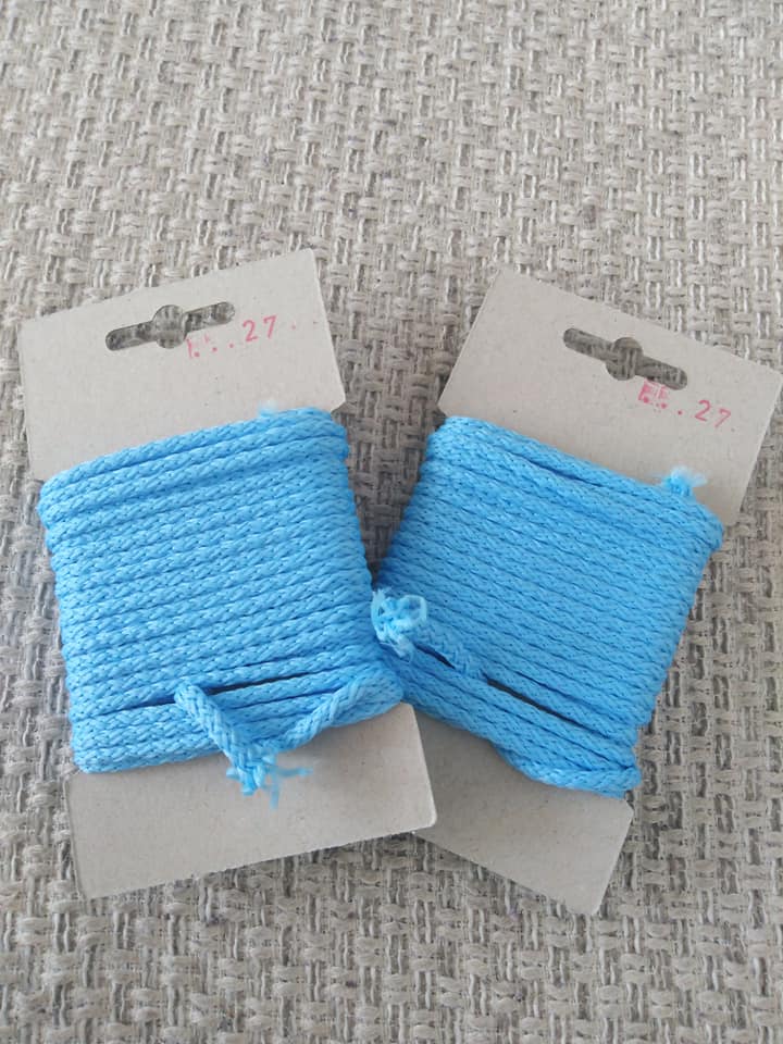 Šňůra oděvní polyesterová 4 mm karta 5 m pomněnková