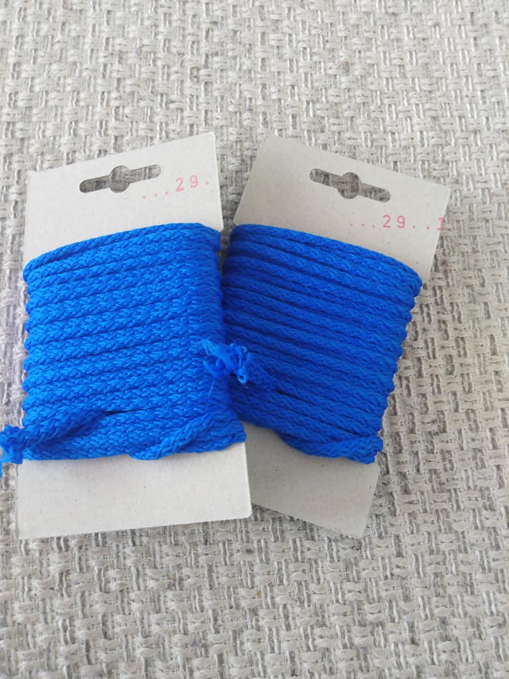 Šňůra oděvní polyesterová 4 mm karta 5 m letní modř