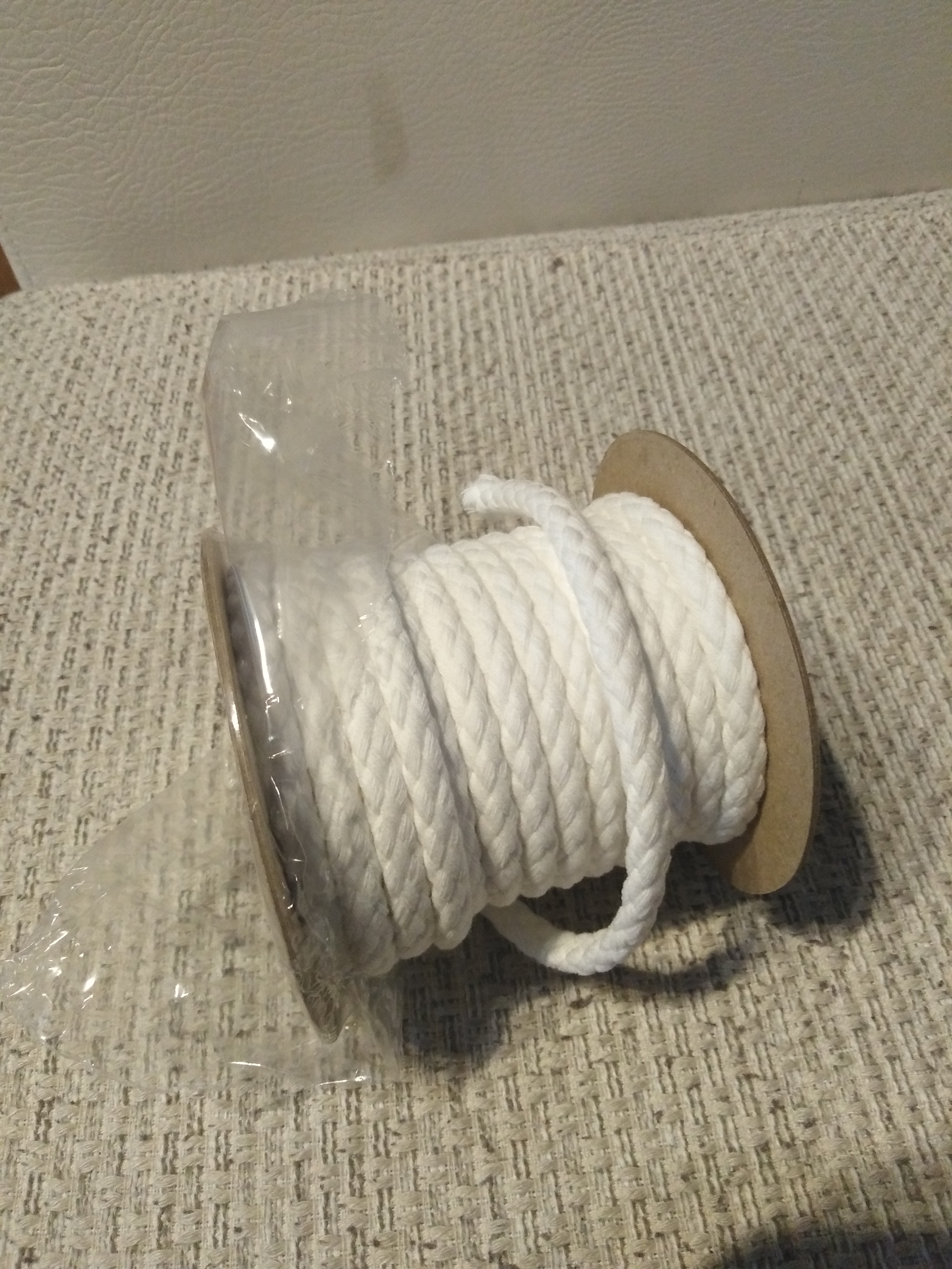 Šňůra oděvní bavlněná 8,8 mm bílá