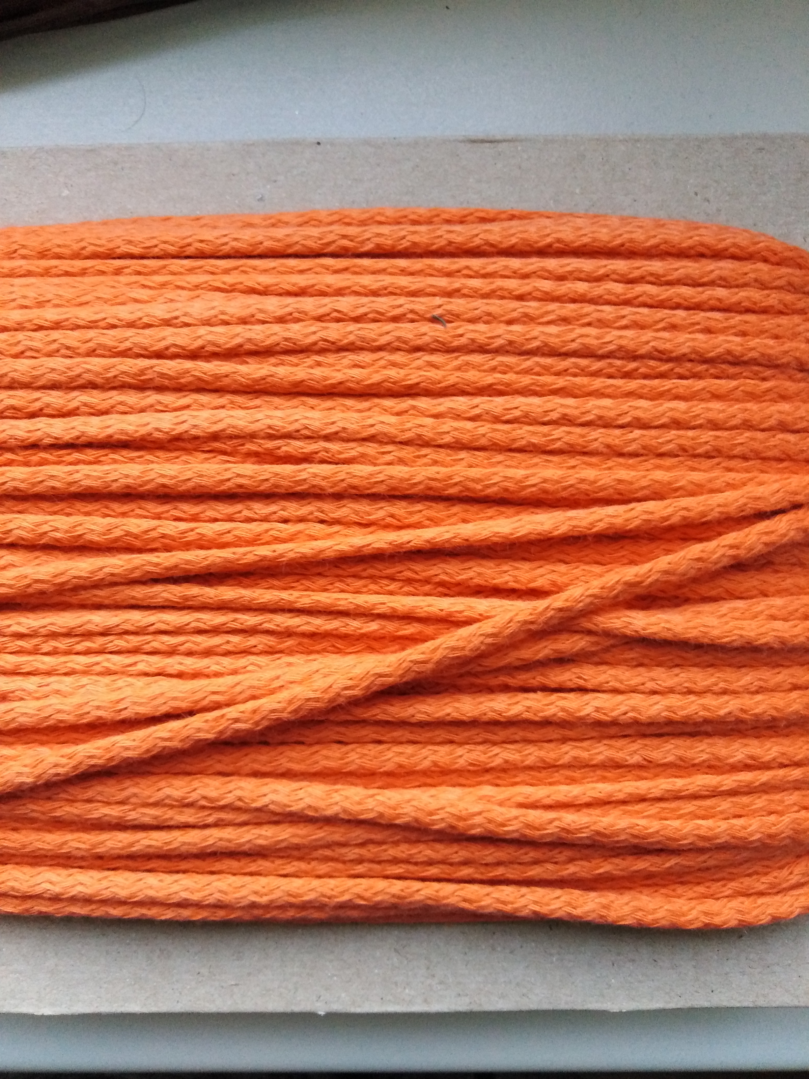 Šňůra oděvní bavlněná 4 mm oranžová
