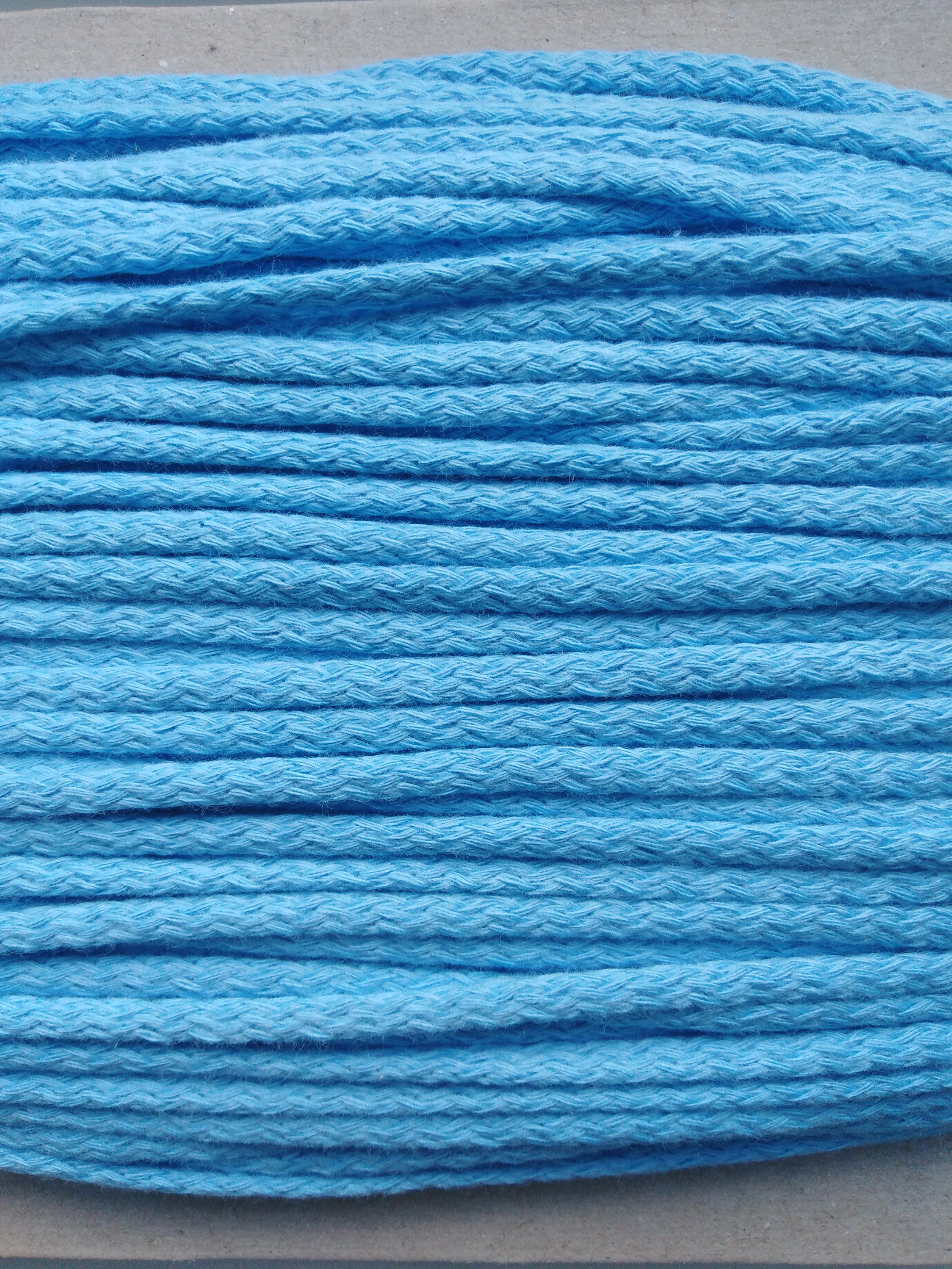 Šňůra oděvní bavlněná 4 mm světle modrá