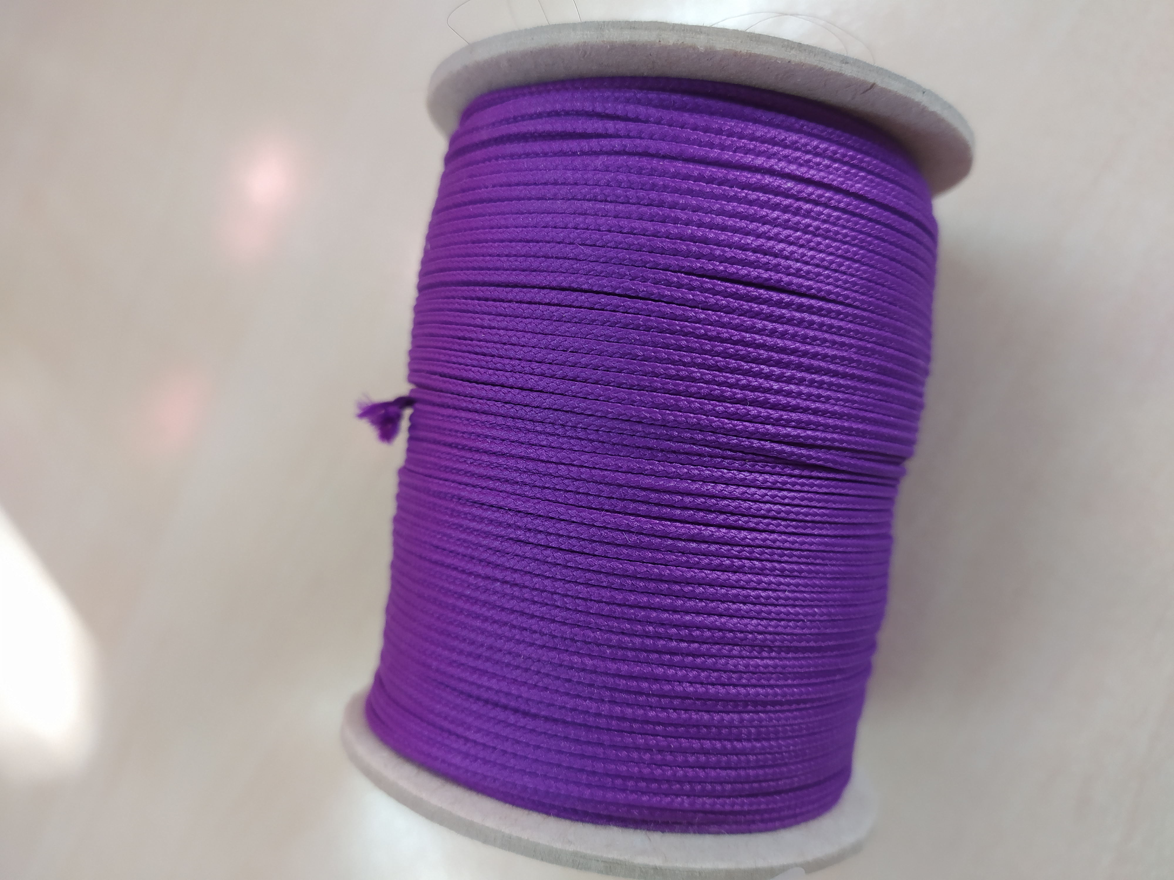 Šňůra bižuterní 1,5 mm microcord krokus 100 m