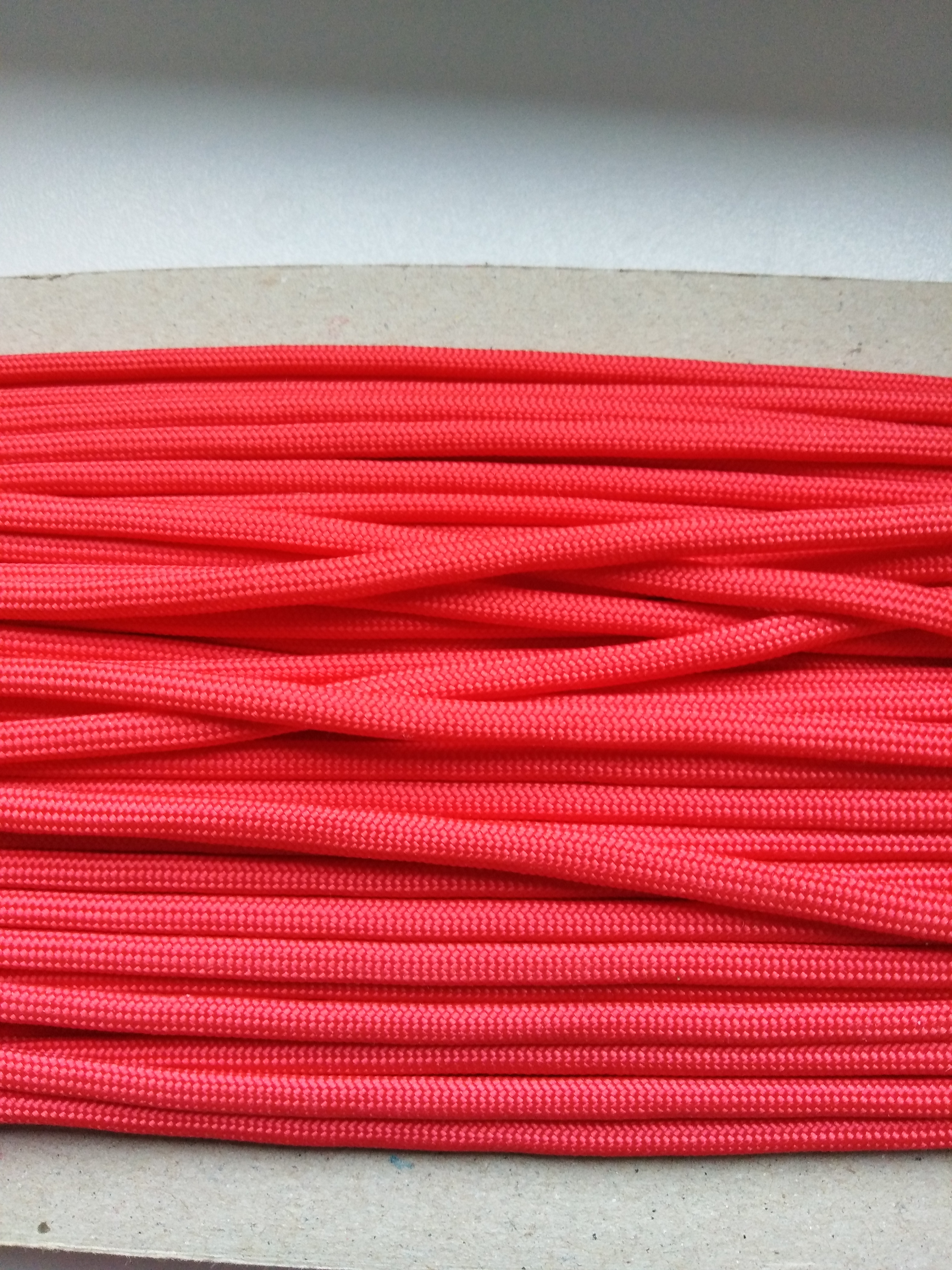 Šňůra Paracord 4-5 mm červená