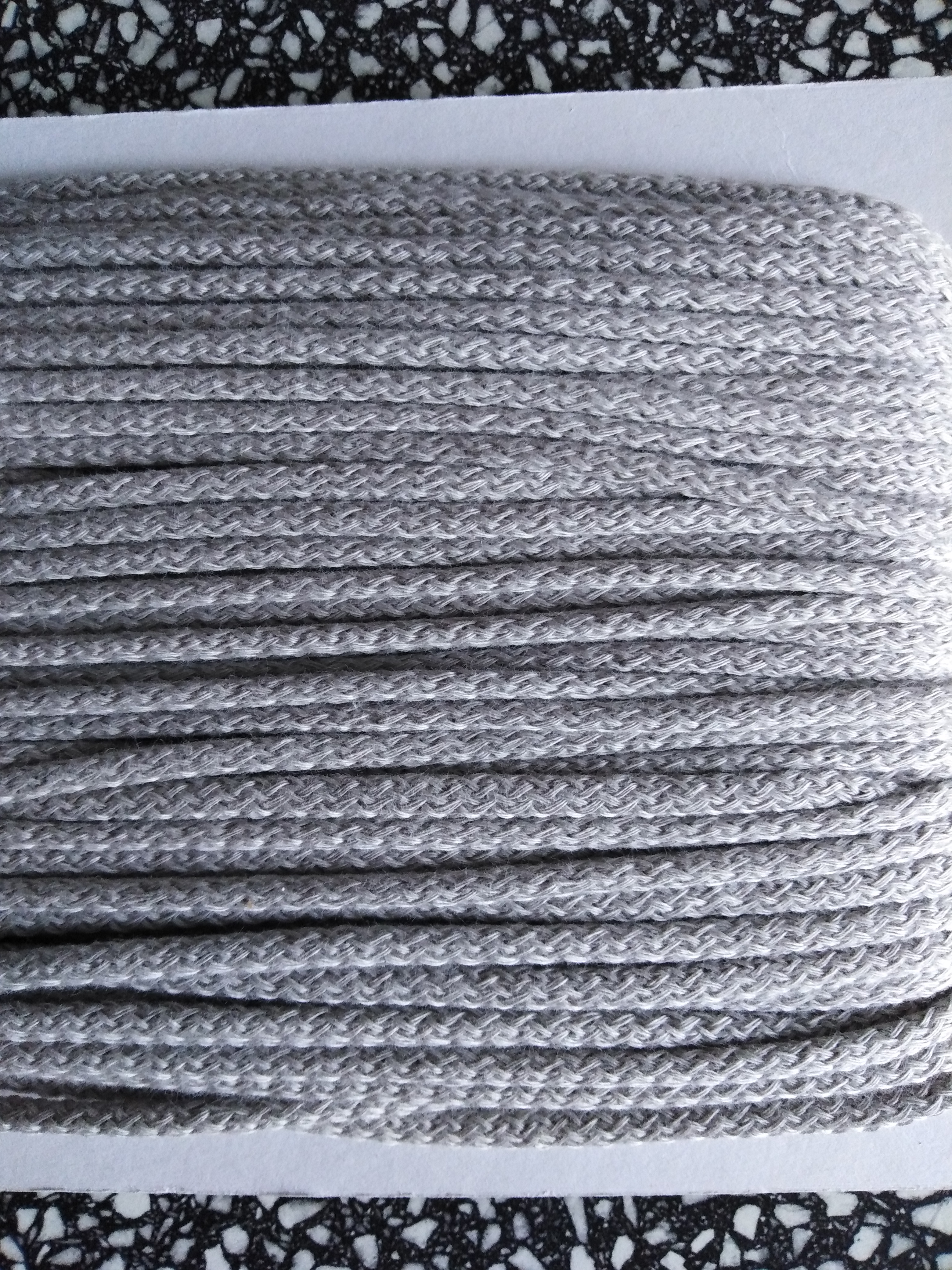 Šňůra oděvní bavlněná 4 mm světle šedá