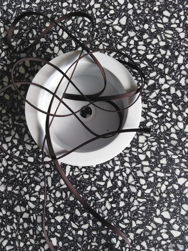 Dutinka šňůra 4 mm tmavě hnědá