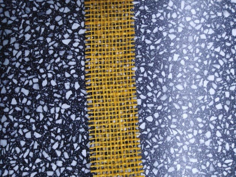 Stuha jutová řezaná 40 mm tmavě žlutá