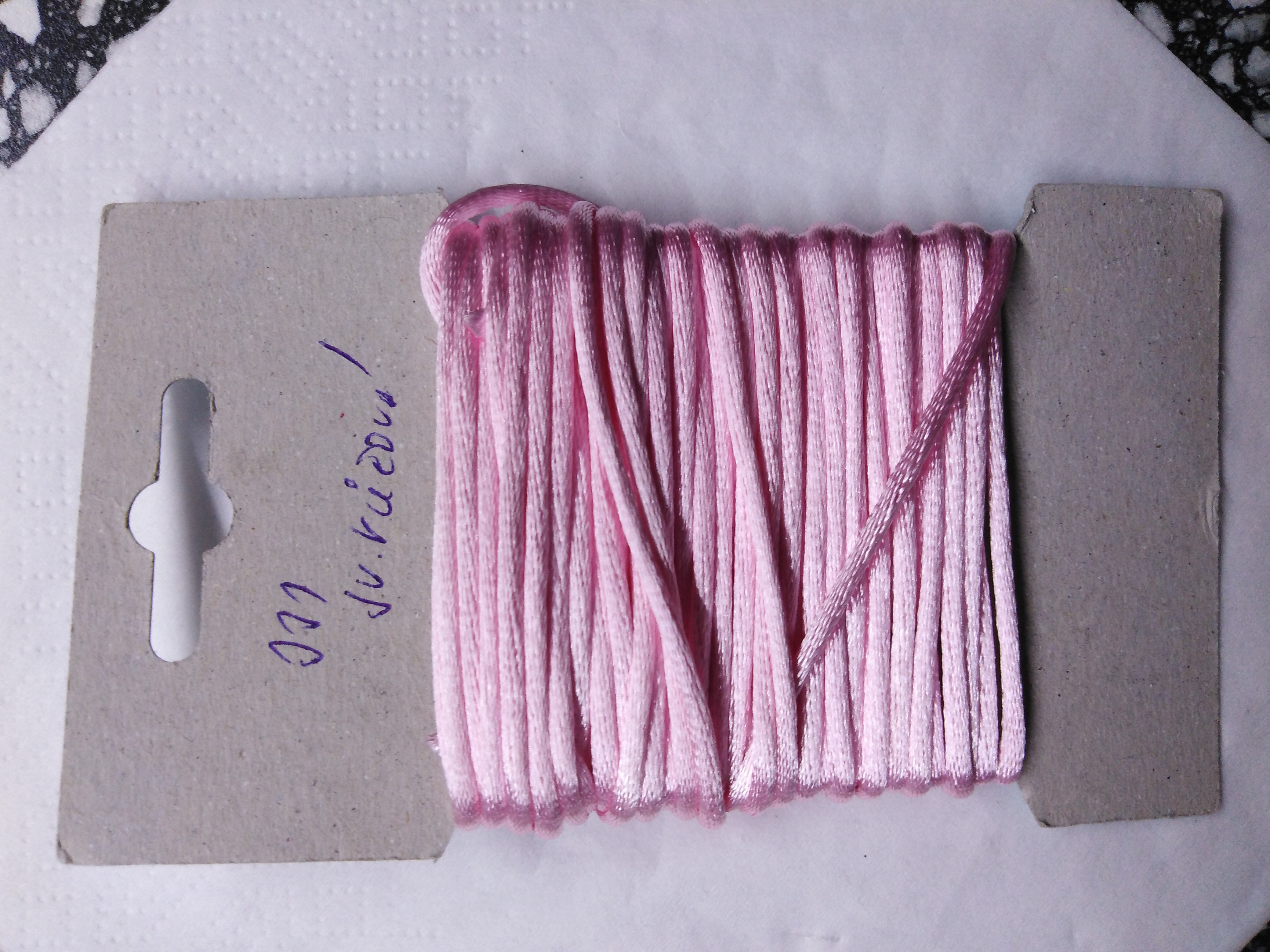 Šňůrka atlasová 2 mm světle růžová