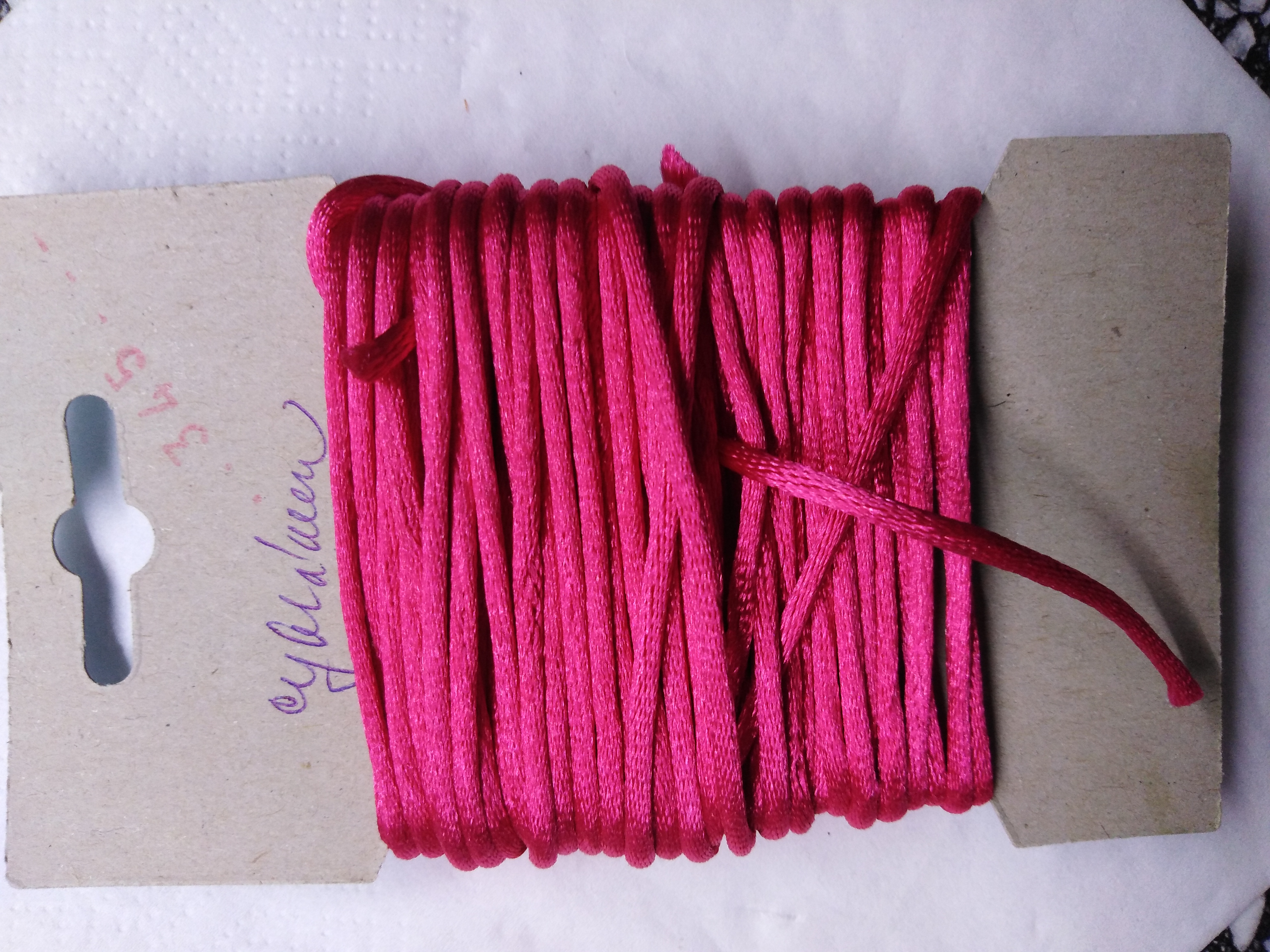 Šňůrka atlasová 2 mm cyklámen