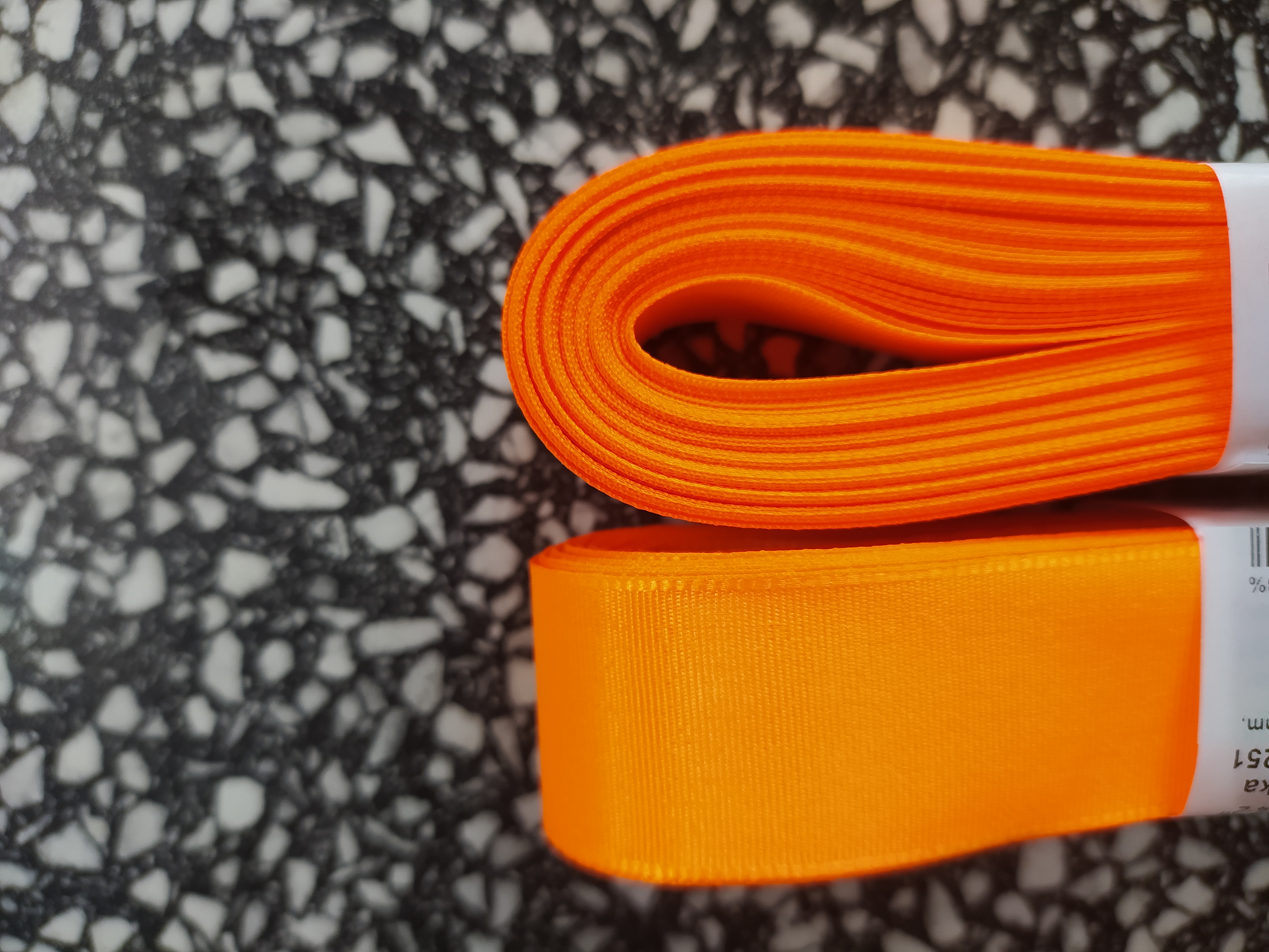 Stuha taftová 25 mm reflexní oranžová