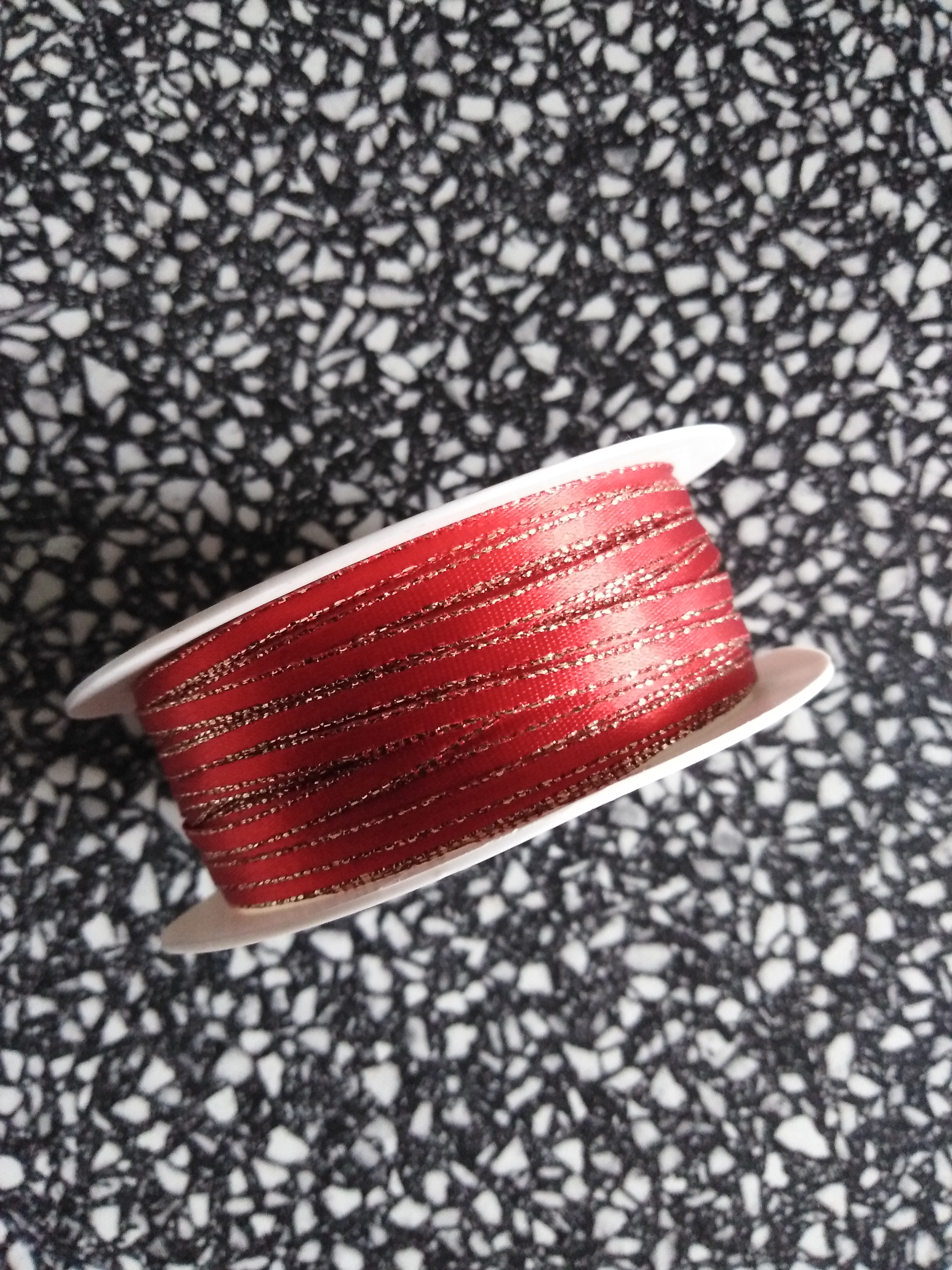 Stuha atlasová 3 mm s rexorem červeno zlatá