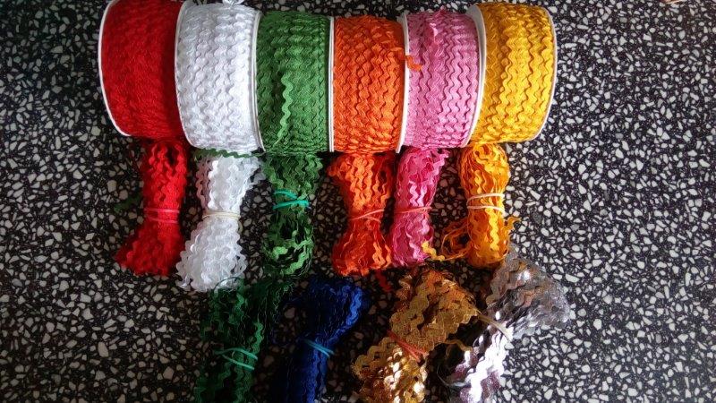 Stuha hadovka 6,4 mm sytě žlutá