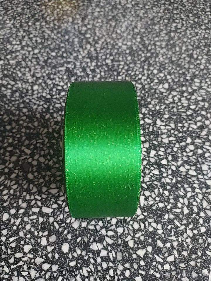 Stuha ozdobná atlasová 40 mm trávová zeleň