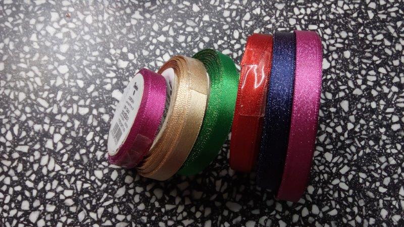 Stuha metalická atlasová 10 mm zlatá