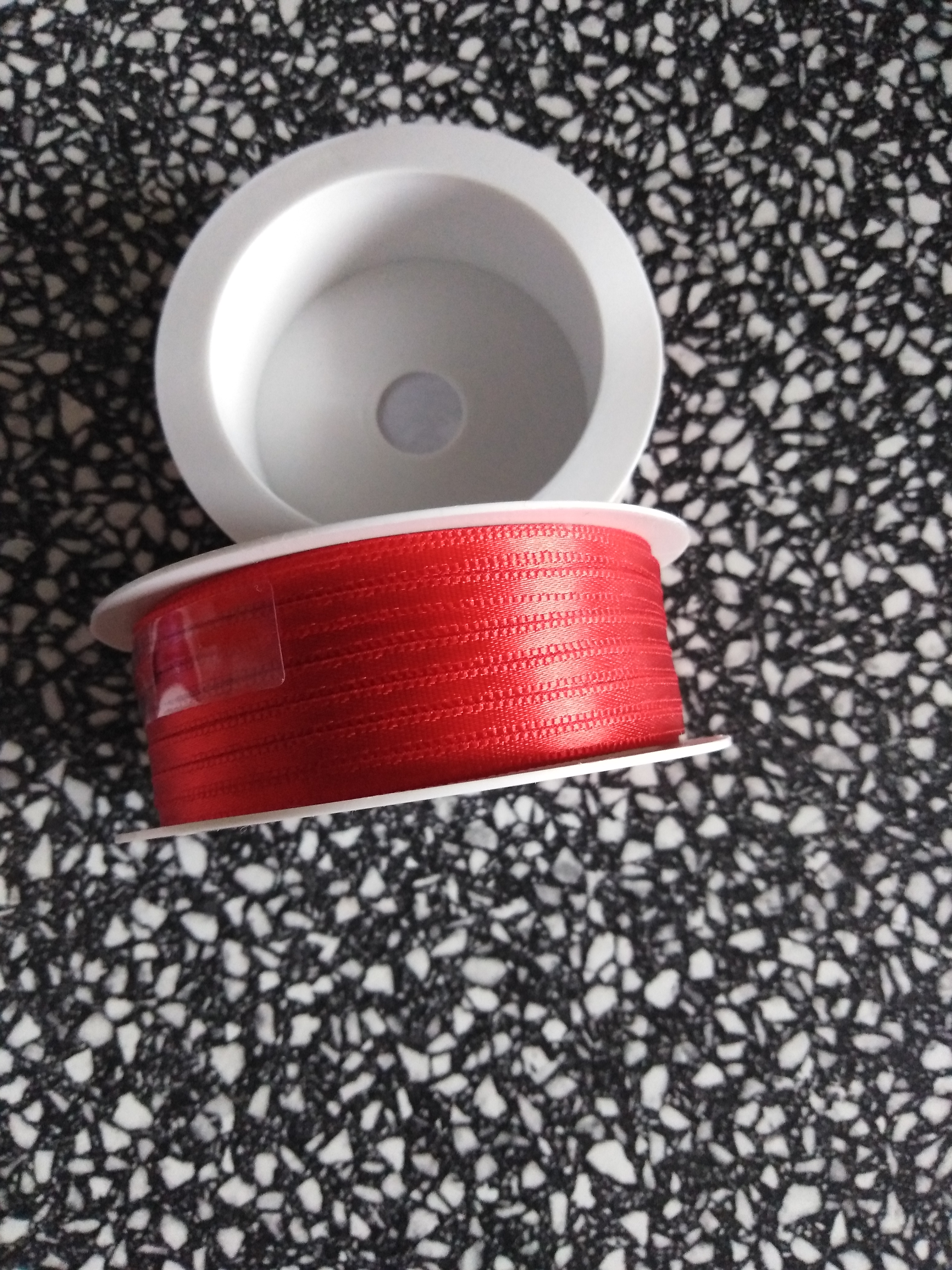 Stuha saténová 3 mm červená