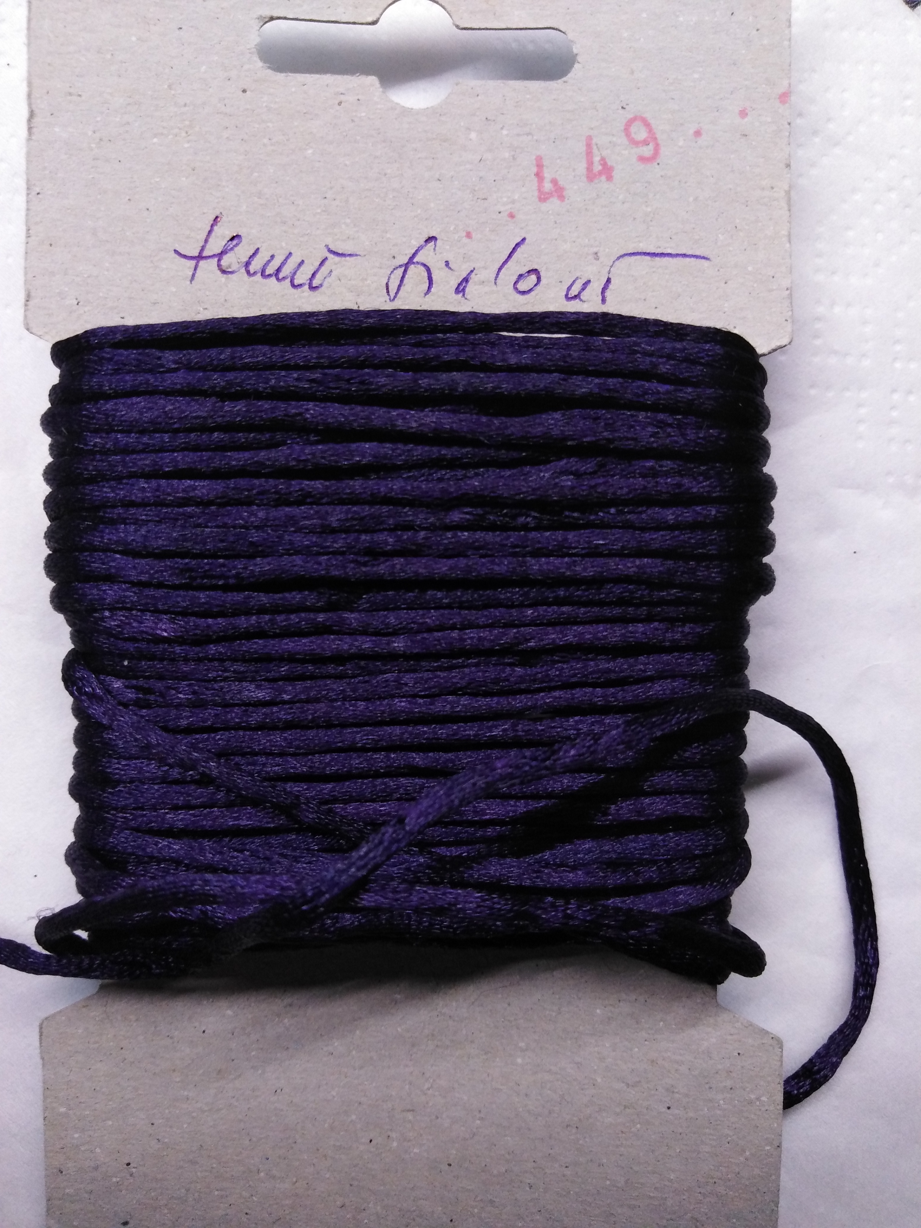 Šňůrka atlasová 2 mm temně fialová