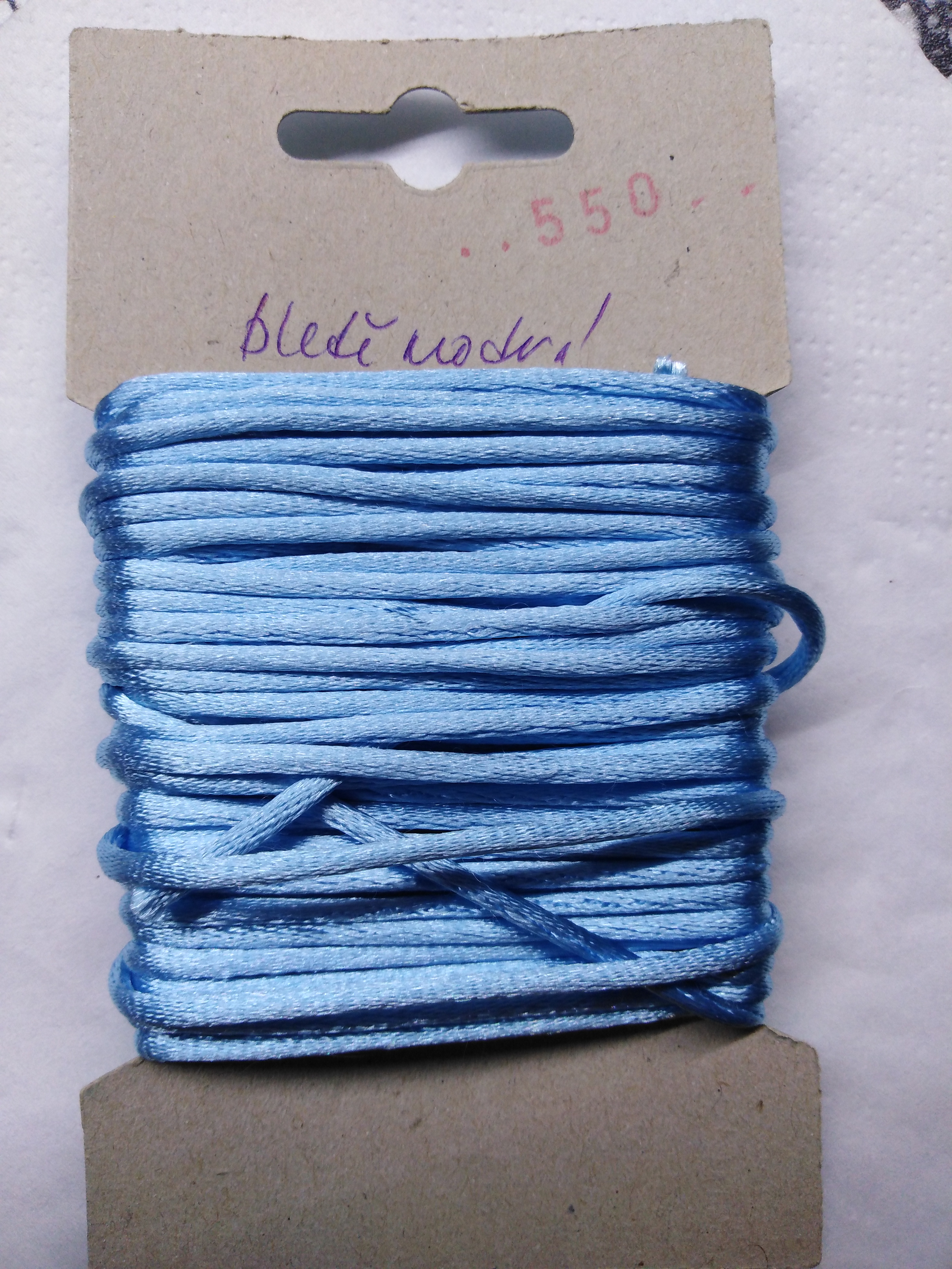 Šňůrka atlasová 2 mm bledě modrá