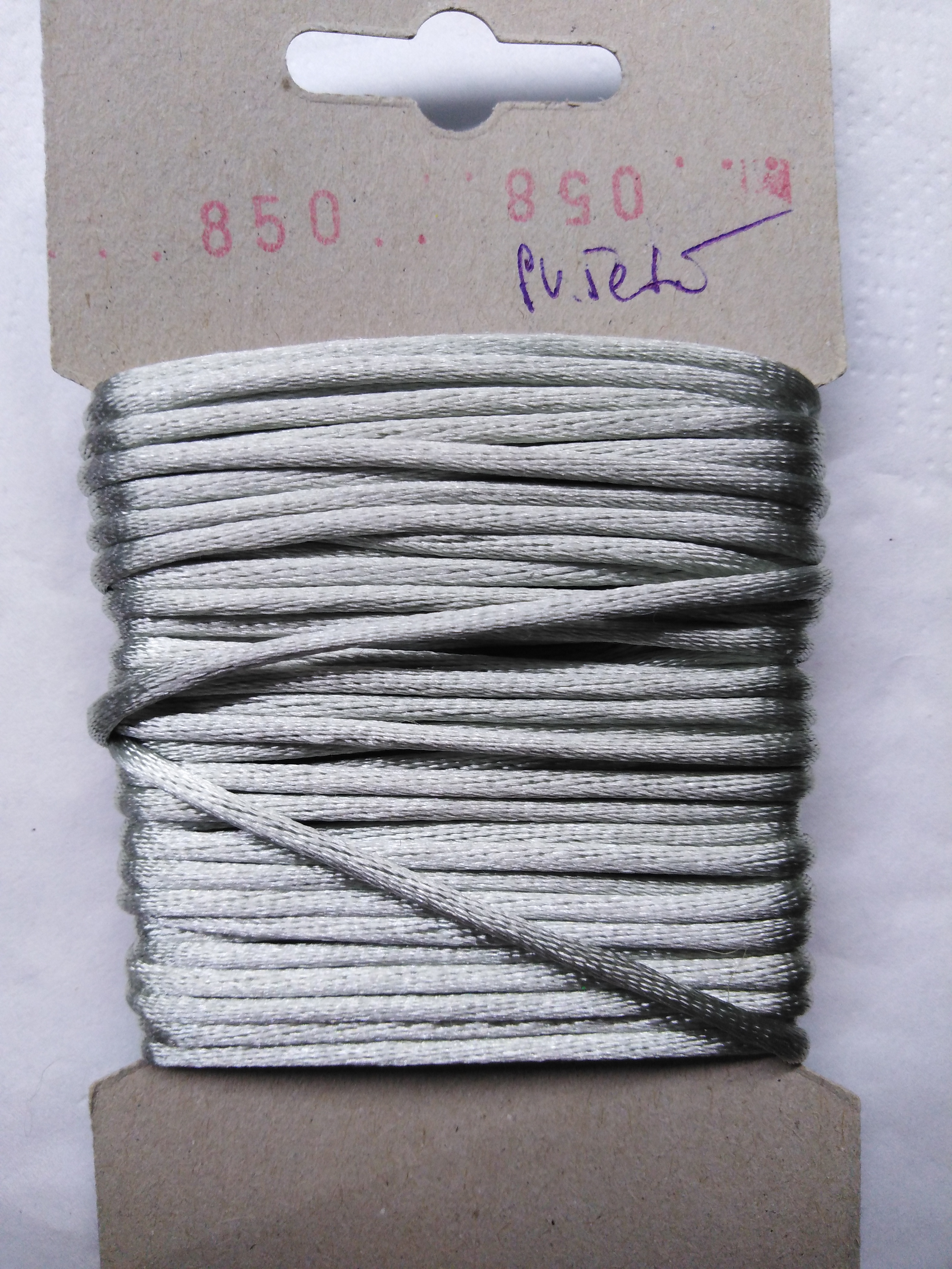 Šňůrka atlasová 2 mm světle šedá