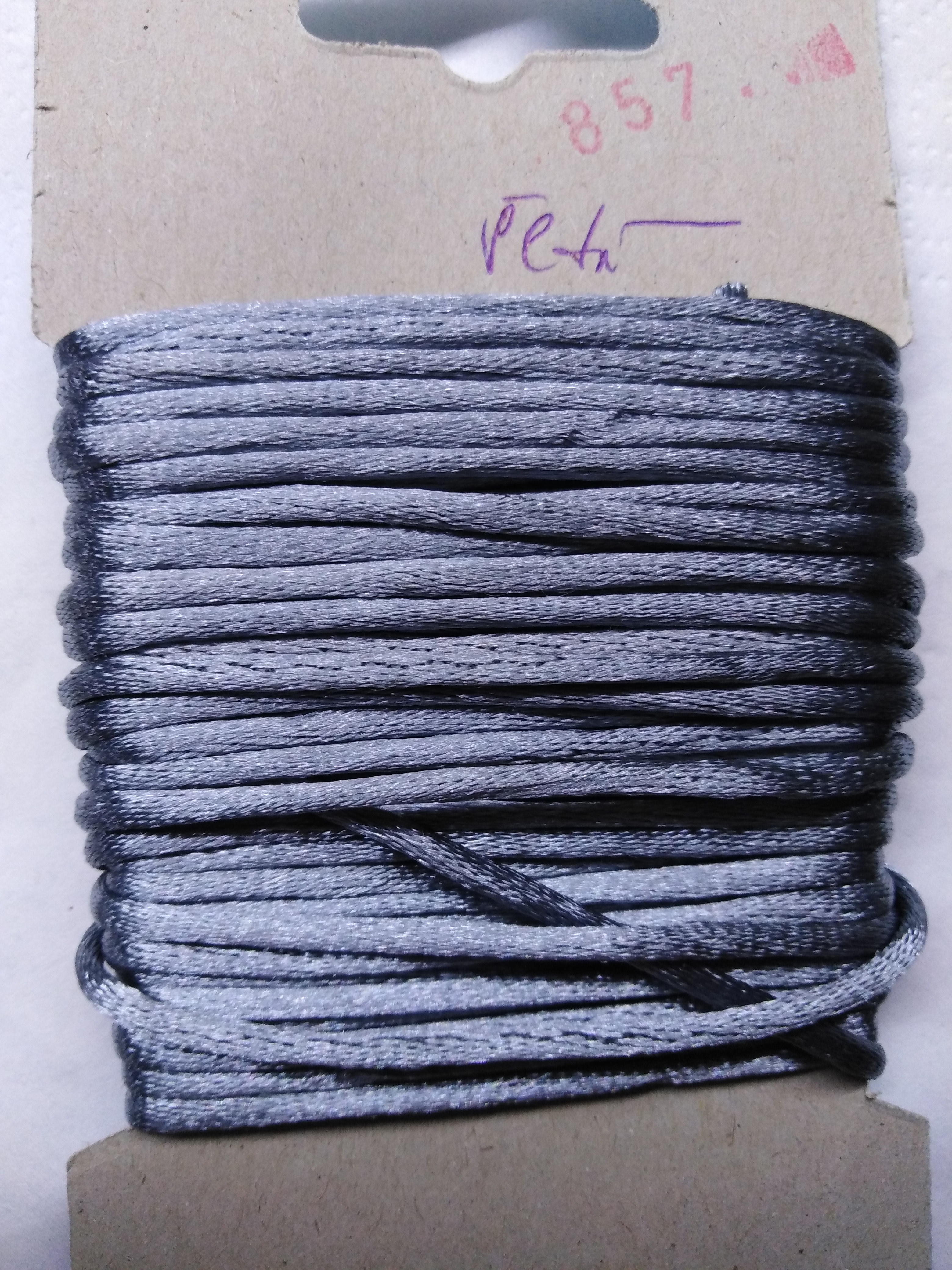 Šňůrka atlasová 2 mm šedá