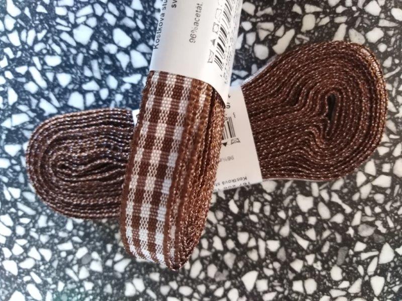 Stuha kostka 10 mm hnědá