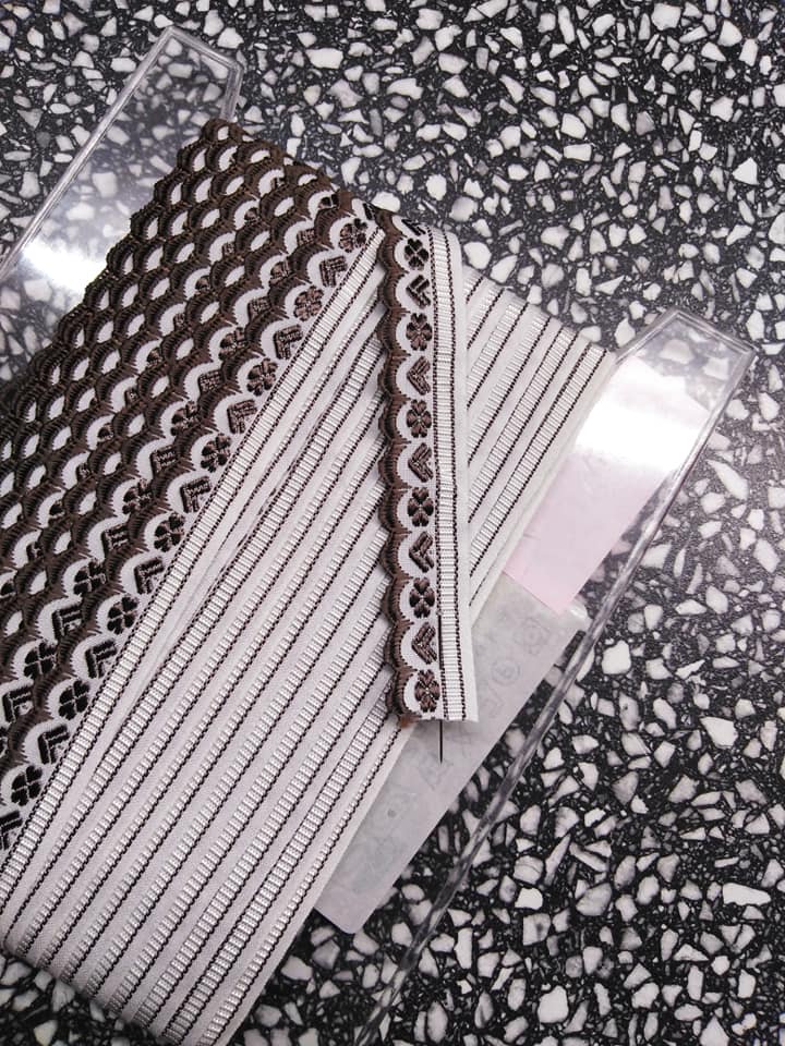 Stuha zoubková 16 mm temně hnědá