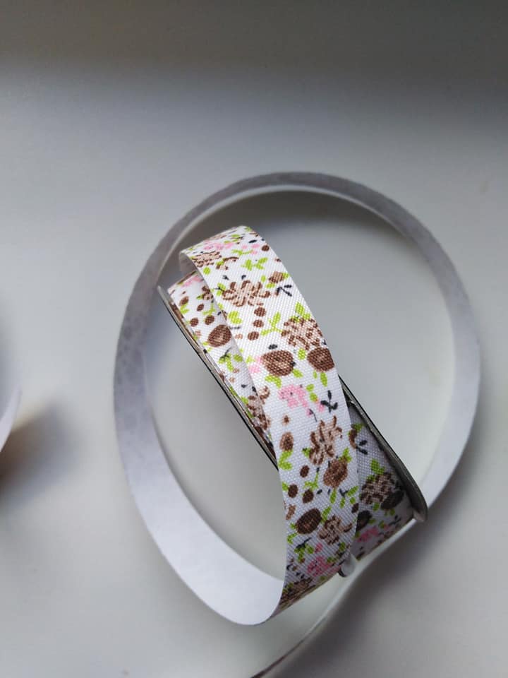 Stuha samolepící 15 mm hnědá 0,5 m