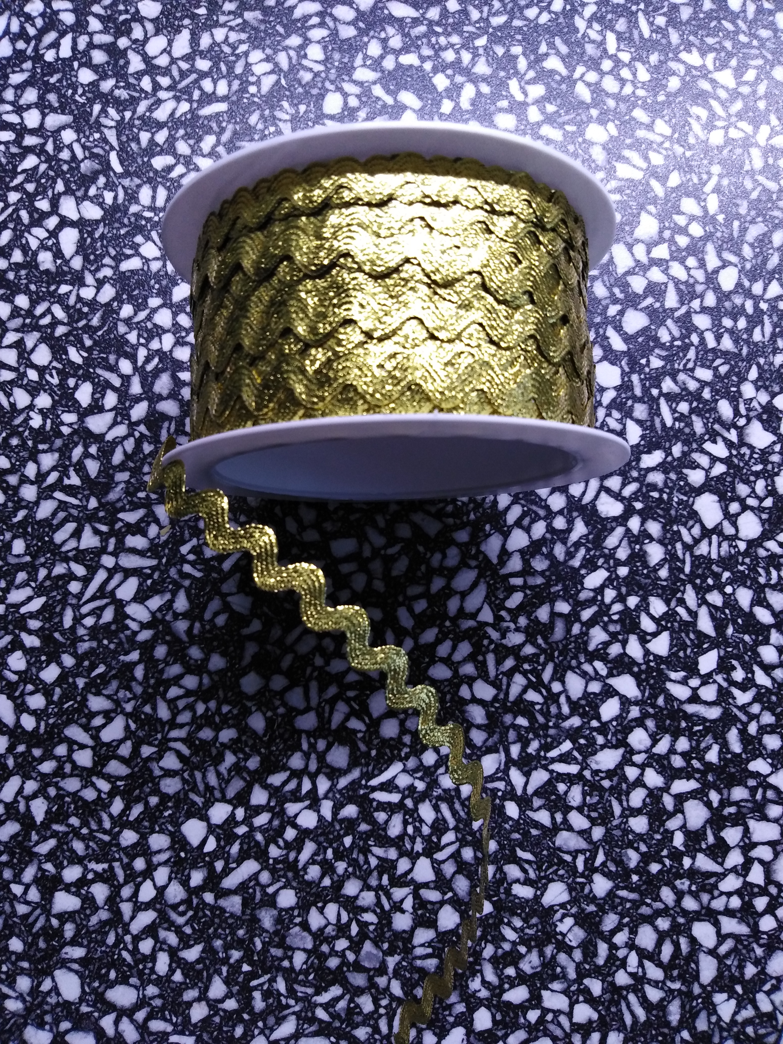 Stuha hadovka rexor 7,9 mm zlatá