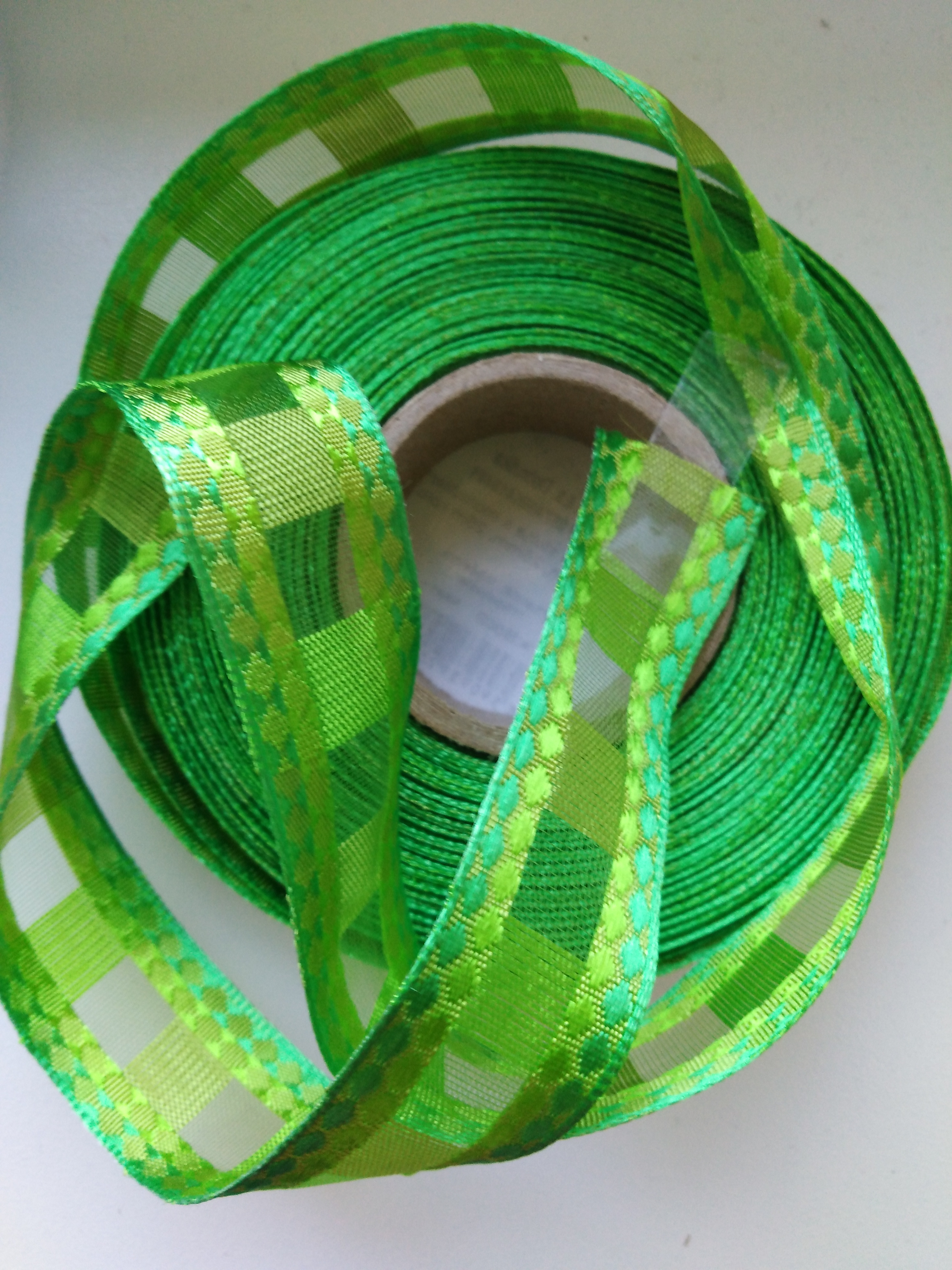 Stuha monofilová s drátem 25 mm jarní zeleň