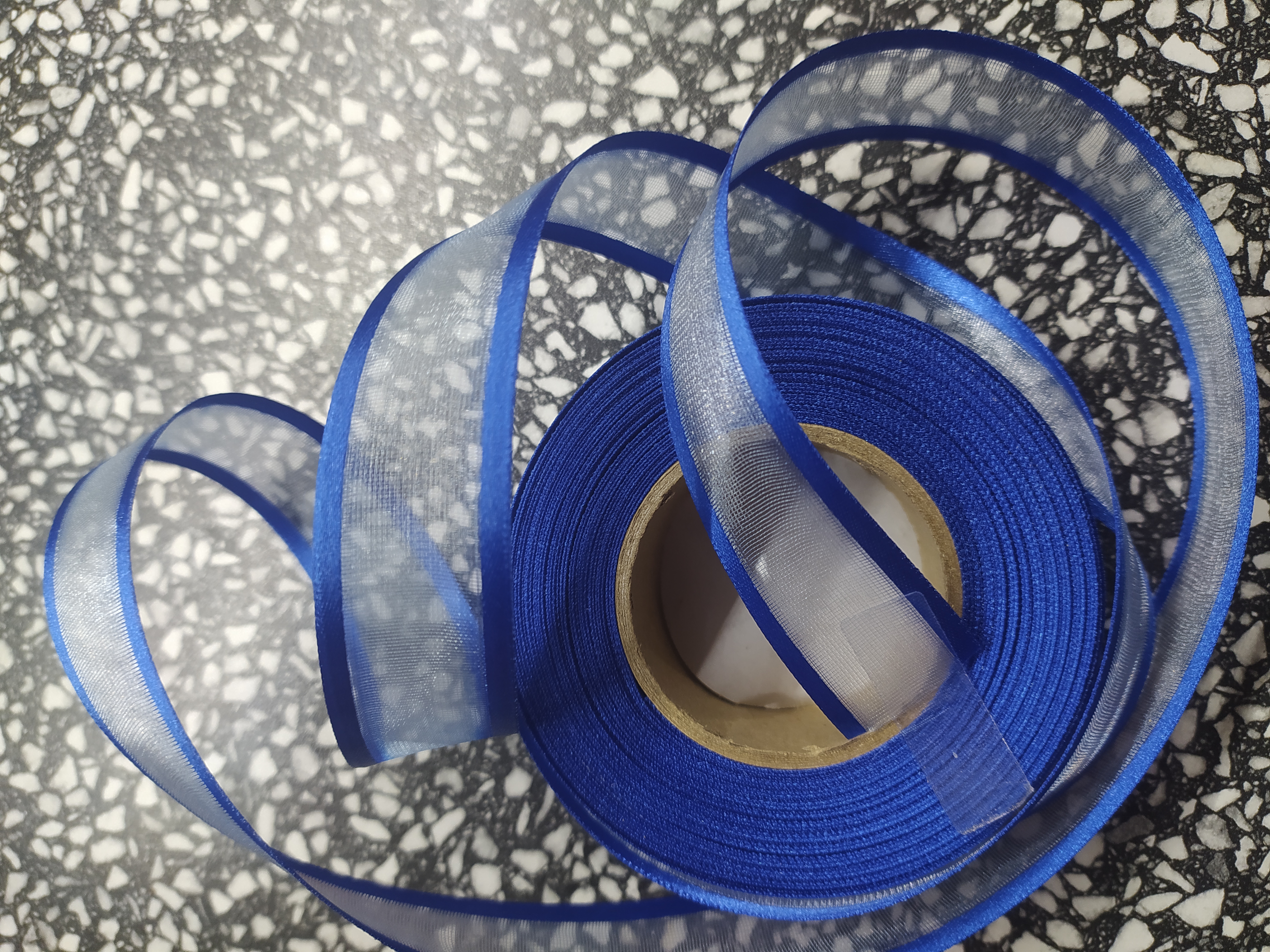 Stuha monofilová s vlascem 25 mm královská modř