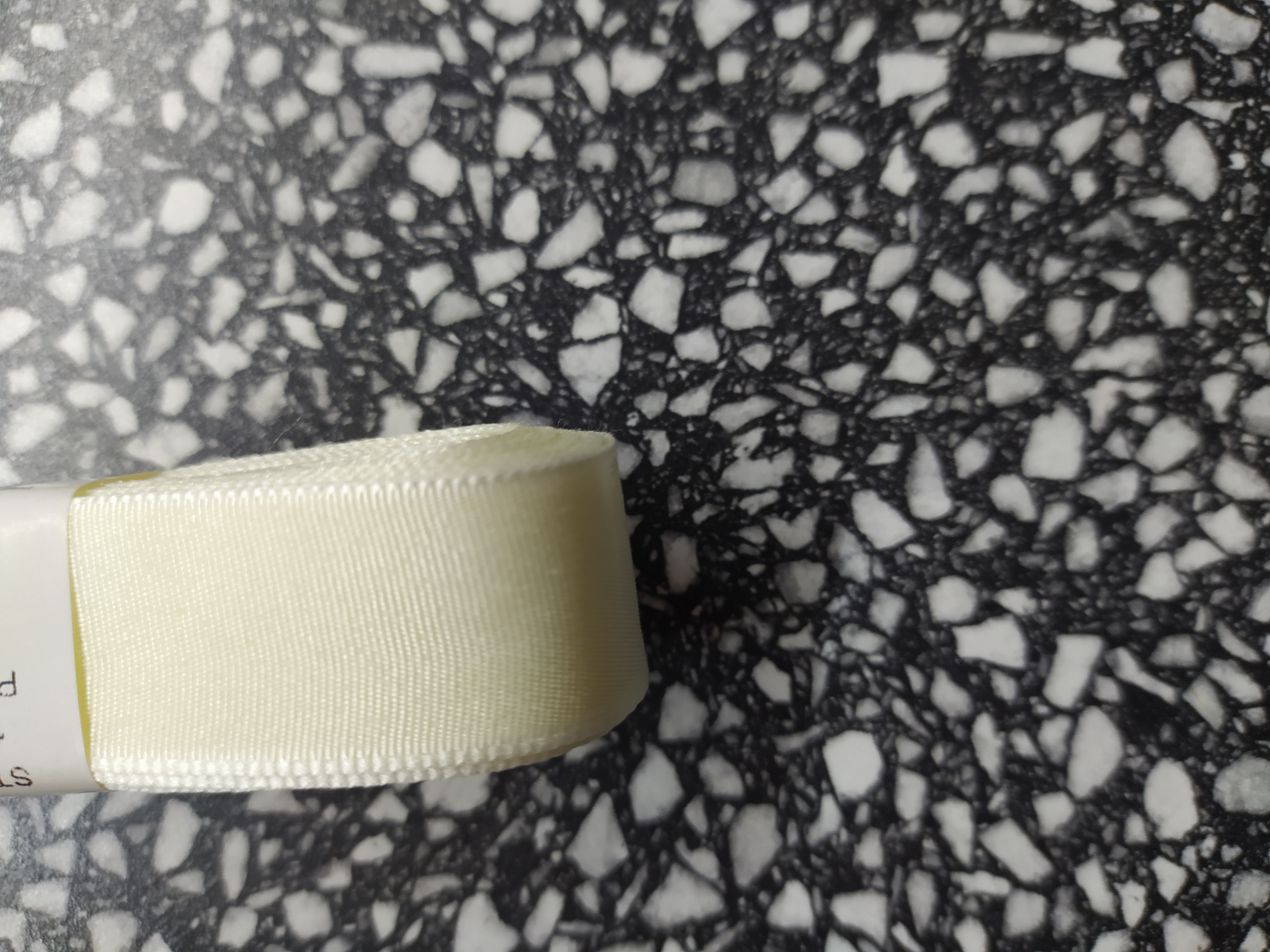 Stuha taftová 20 mm světle krémová