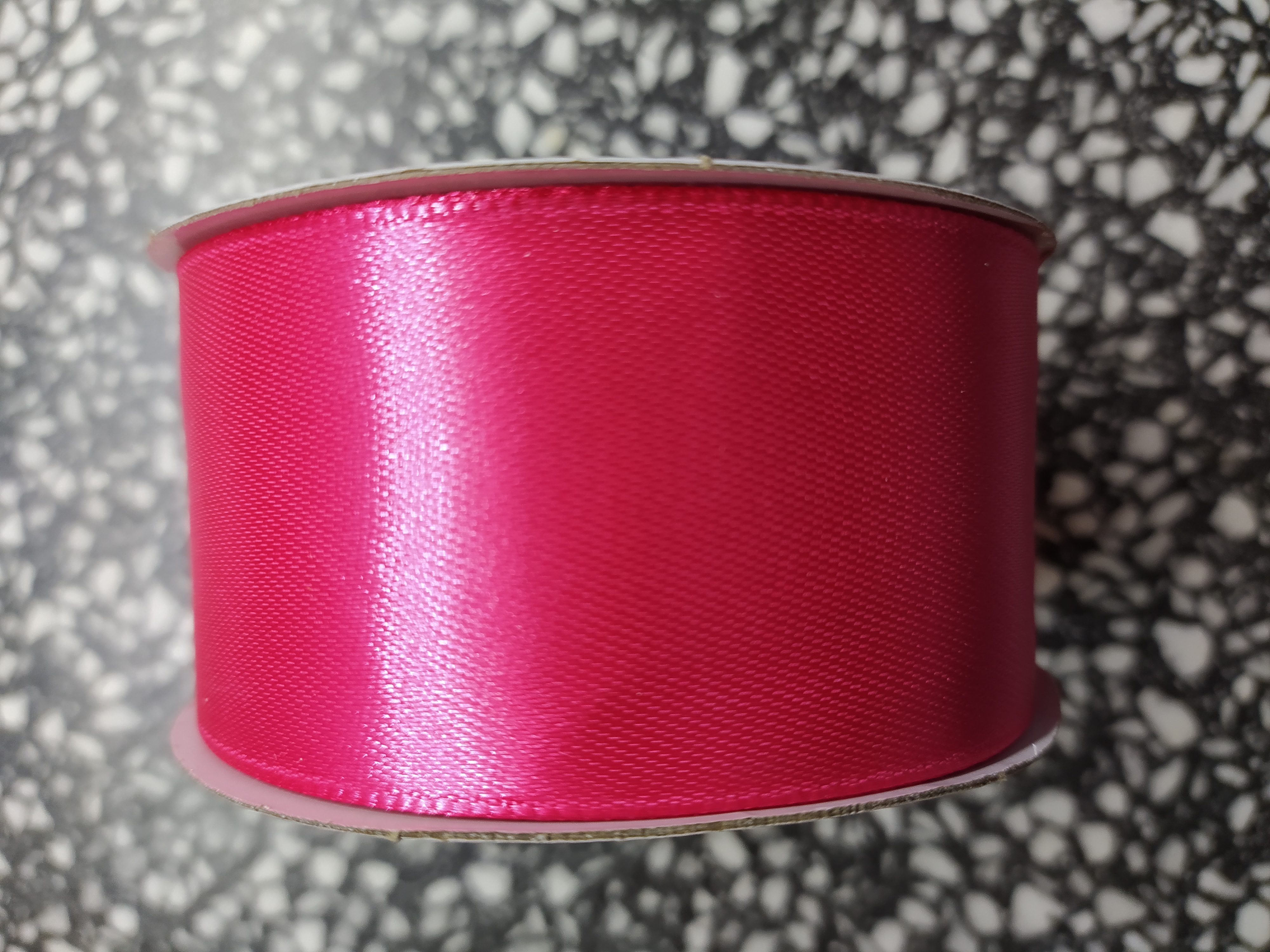 Stuha atlasová jednolící 25 mm malinová