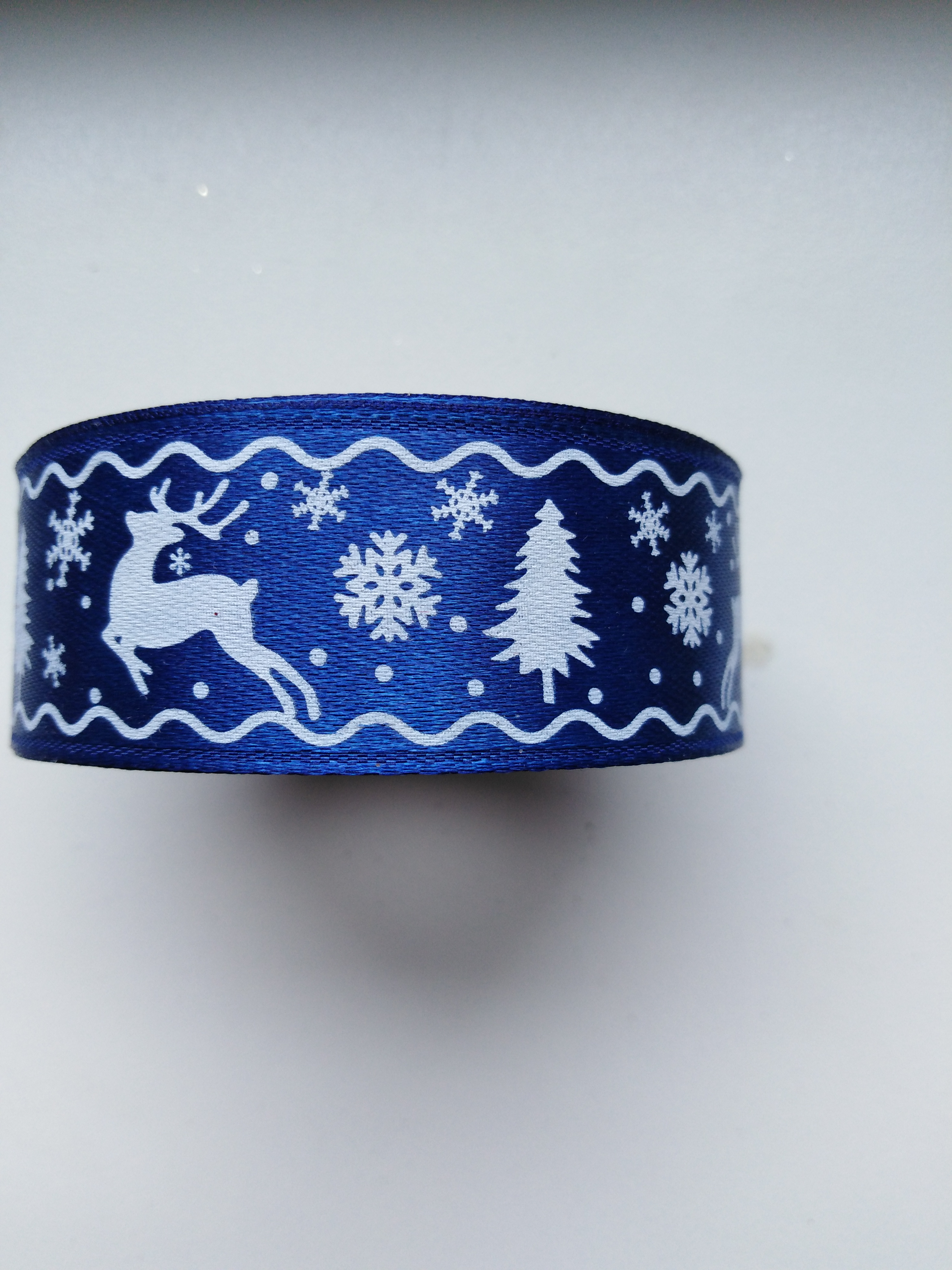 Saténová stuha tisk sobi 25 mm modrá doprodej