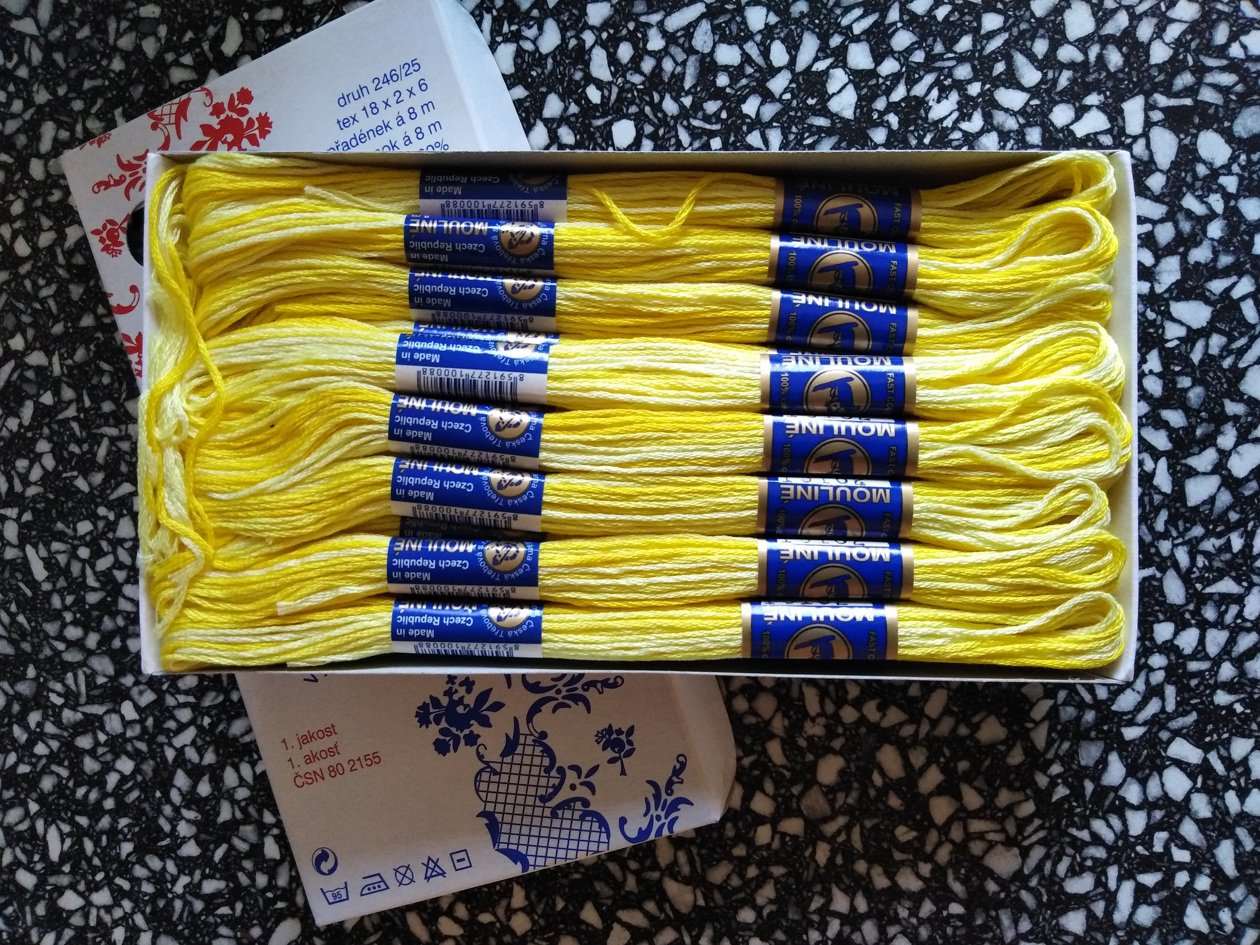 Příze na vyšívání Mouline Ombré žlutá 16162